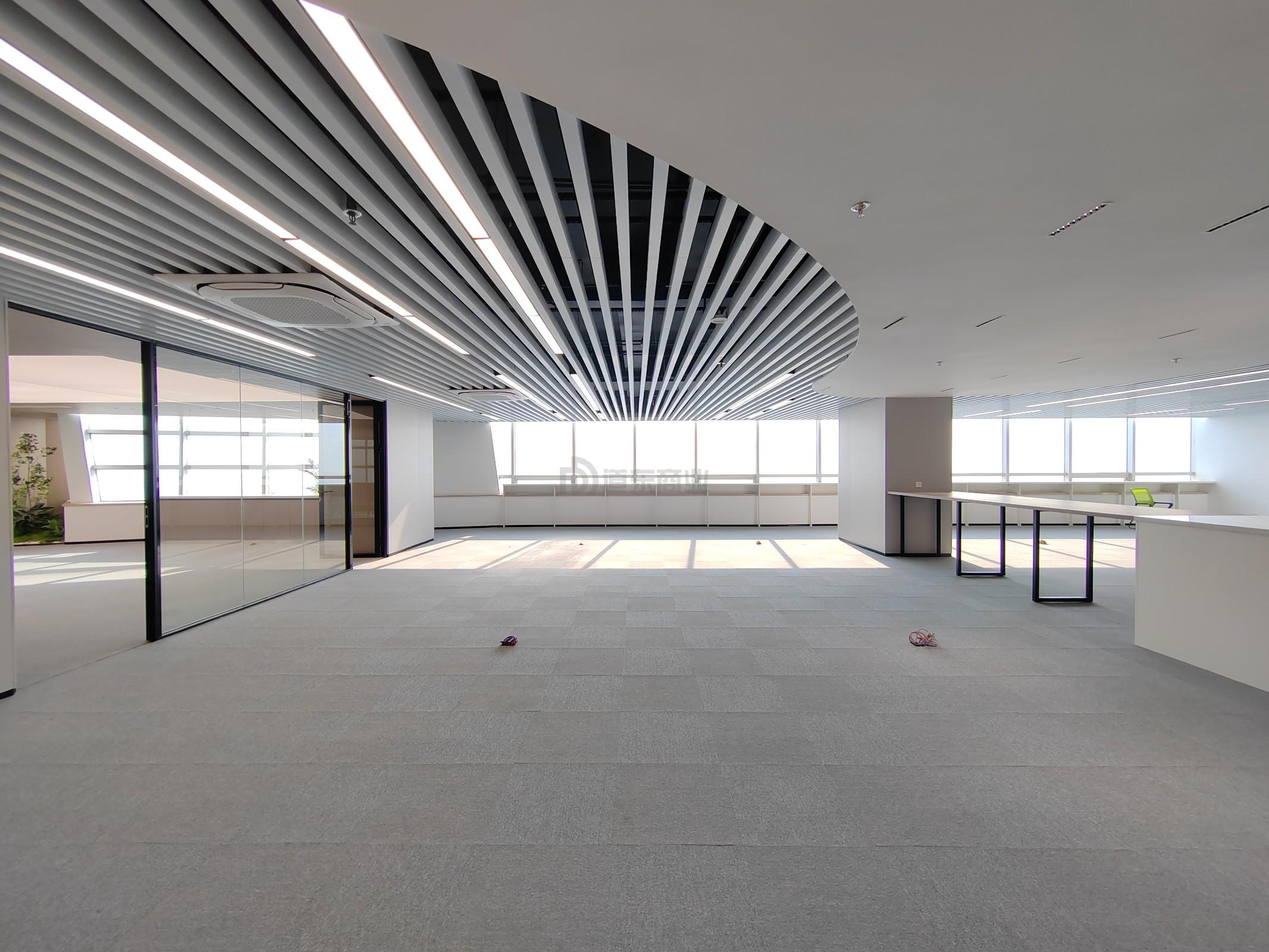 润华国际大厦面积1300平