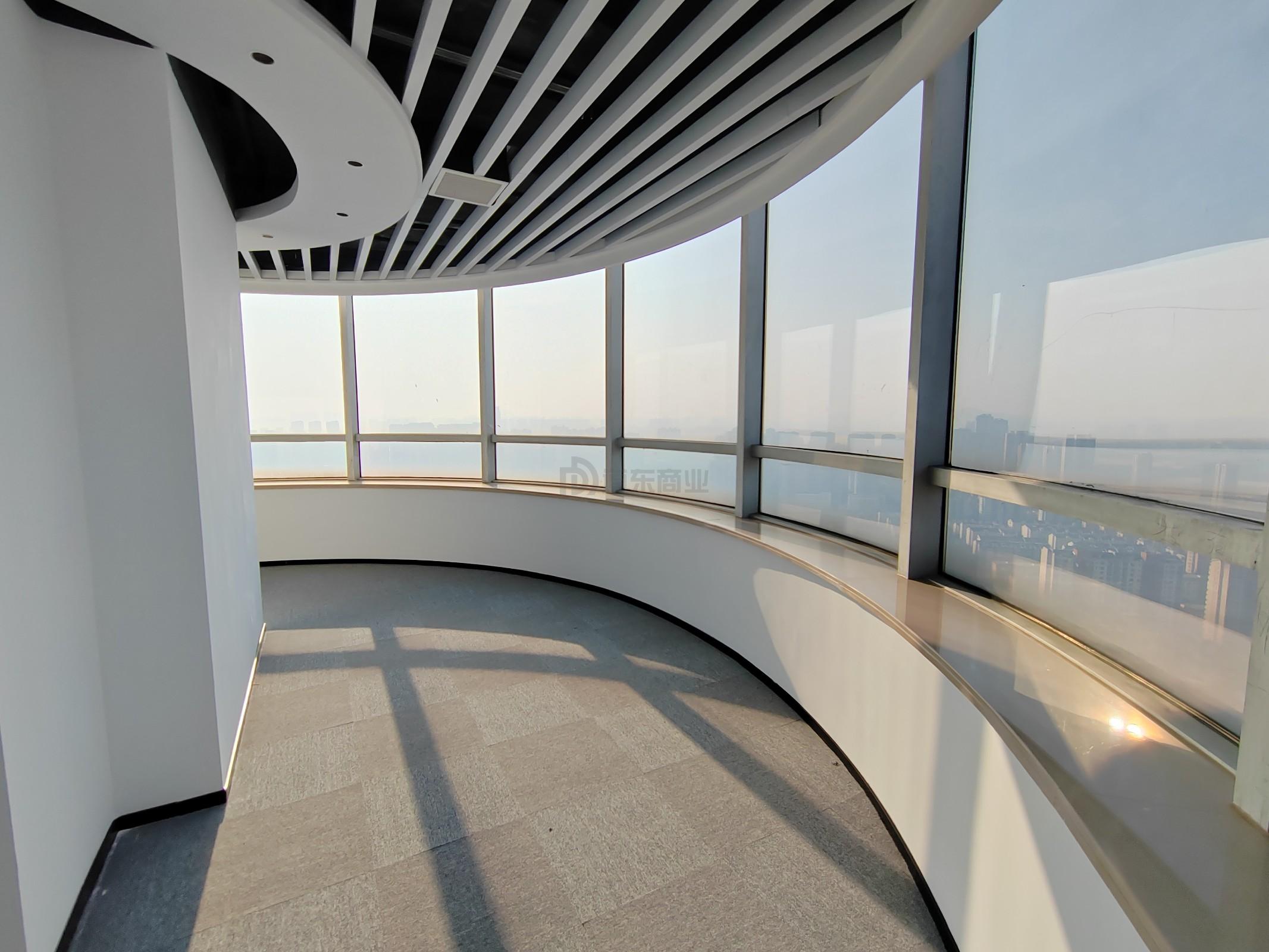 润华国际大厦面积218平