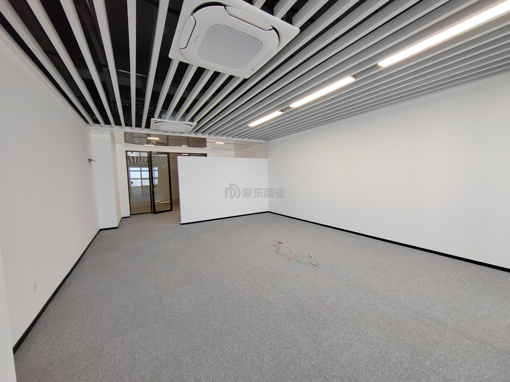 润华国际大厦面积139平