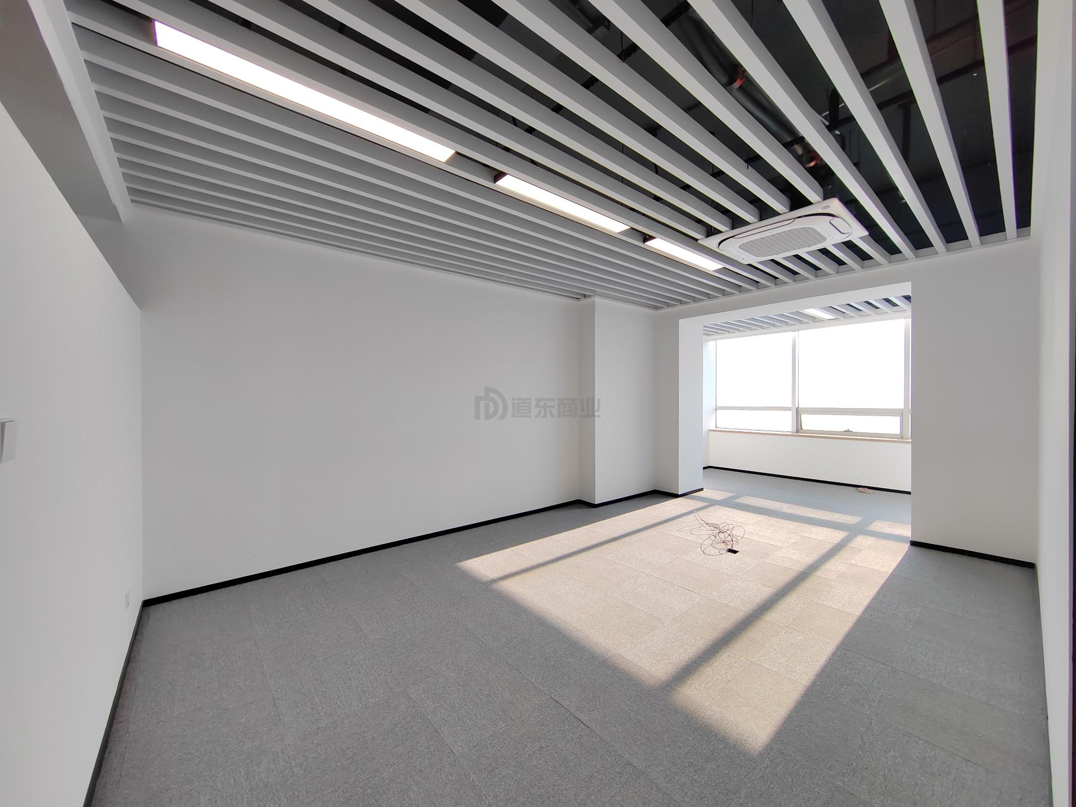 润华国际大厦面积218平