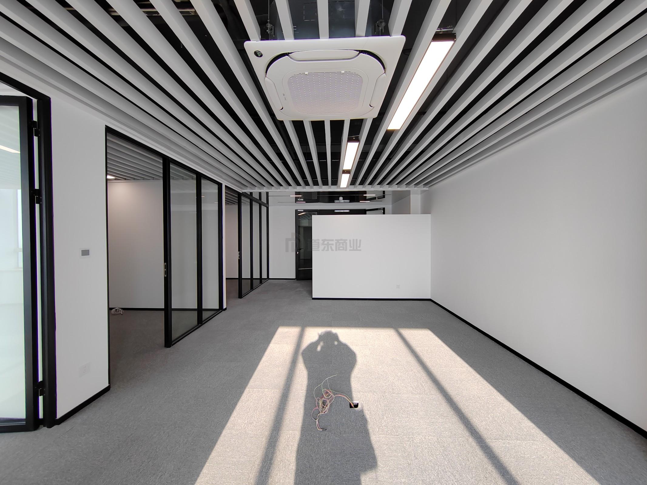 润华国际大厦面积188平