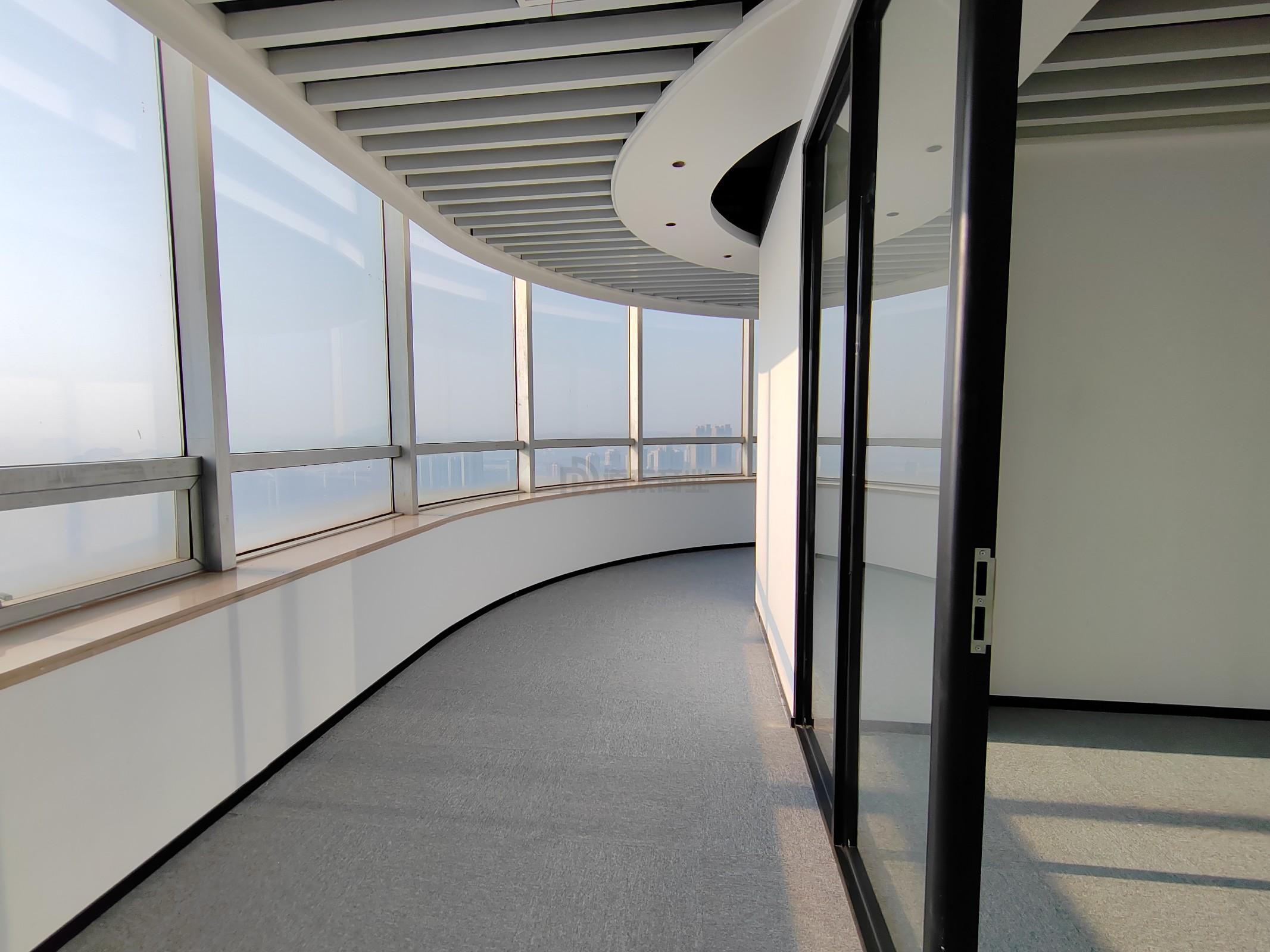 润华国际大厦面积218平