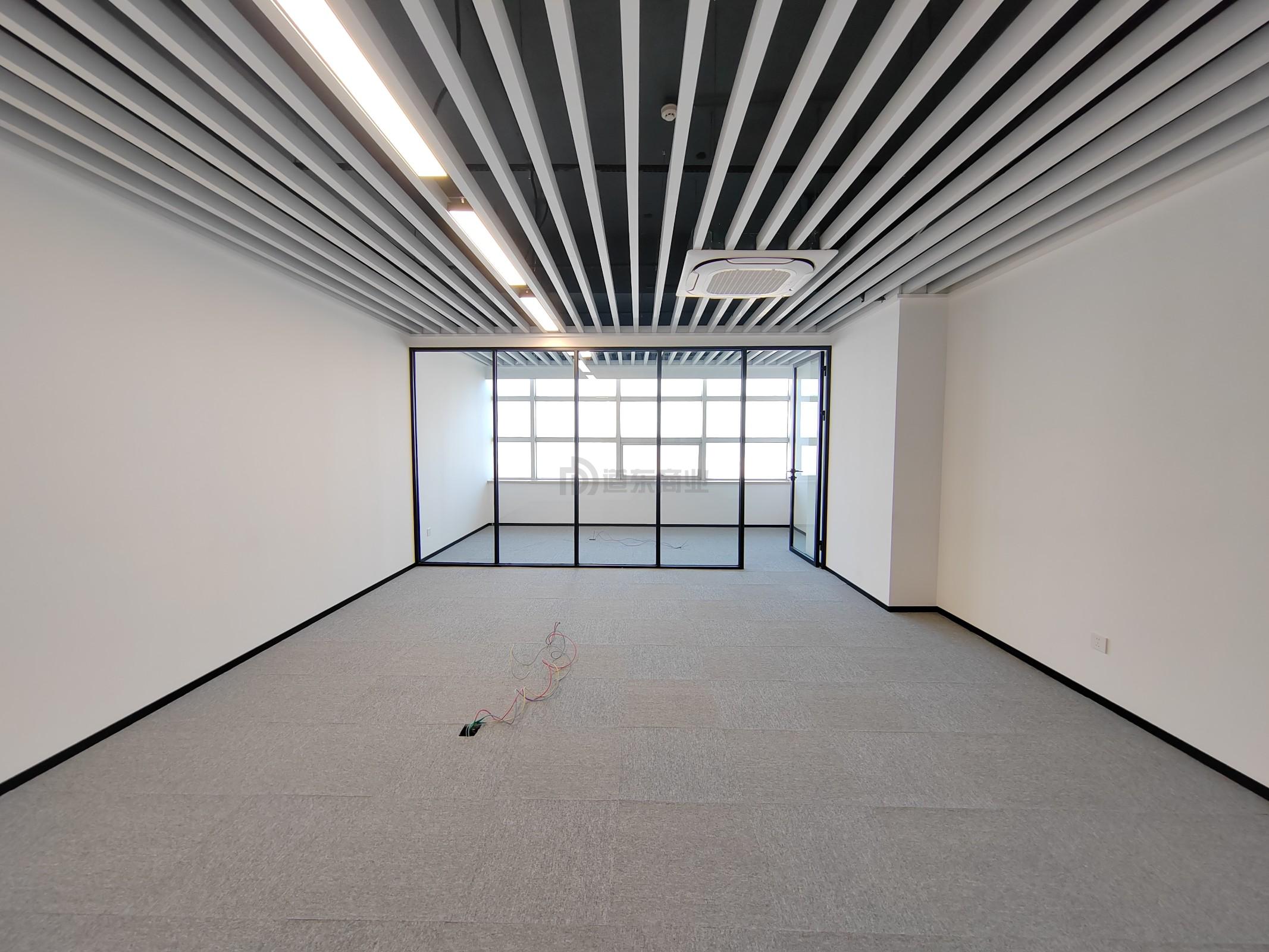 润华国际大厦面积139平