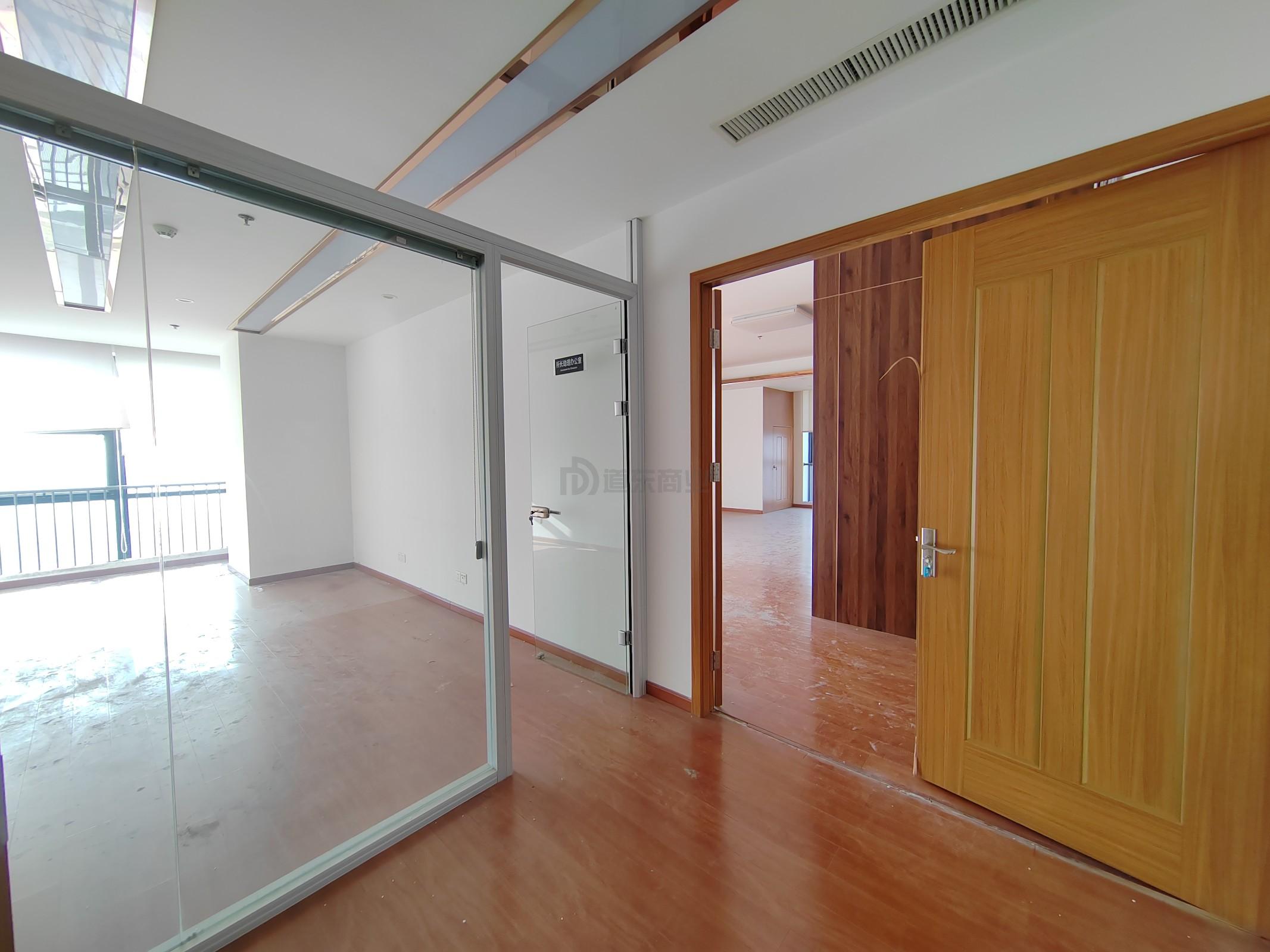 国慧商务广场面积1600平