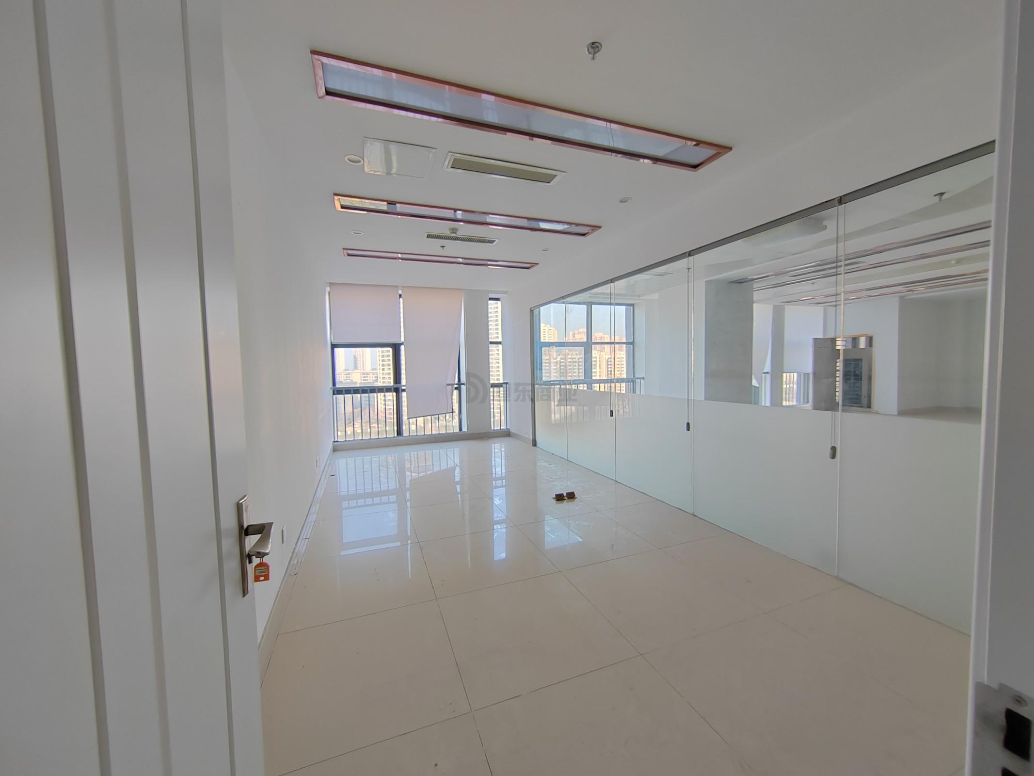 国慧商务广场面积1600平