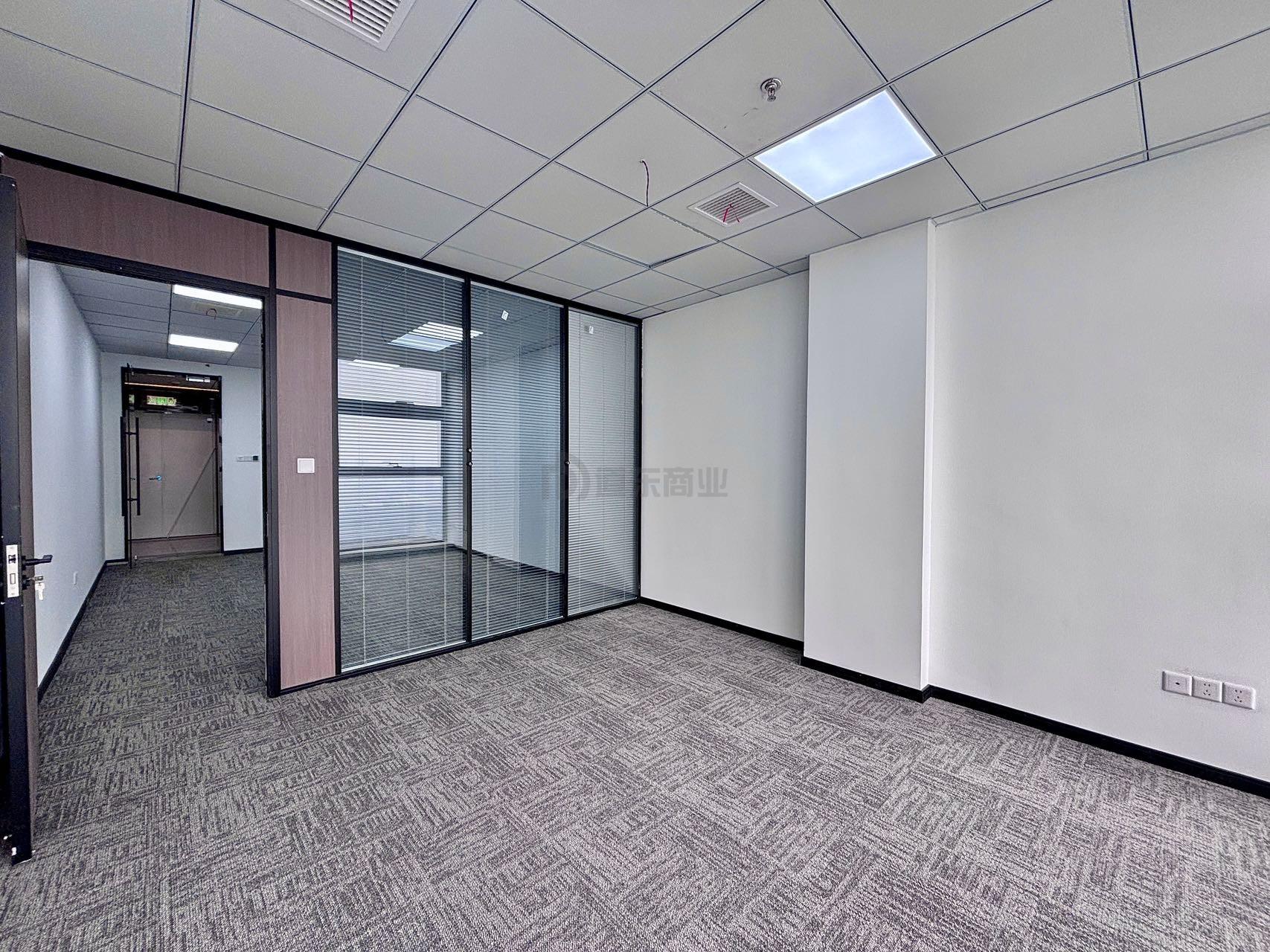 南山车联网小镇面积80平