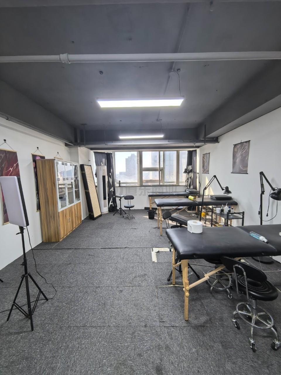 天安大厦面积84平