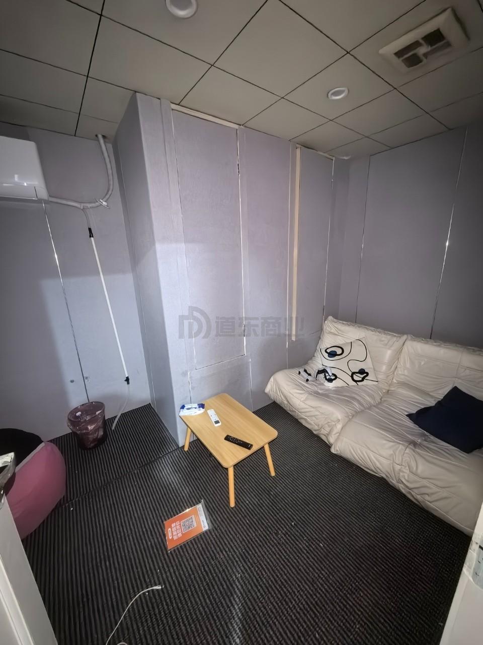 天安大厦面积190平