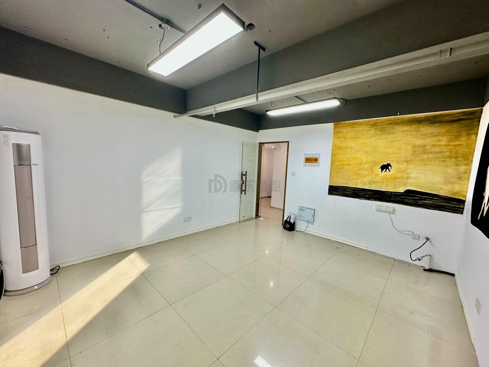 天安大厦面积63平