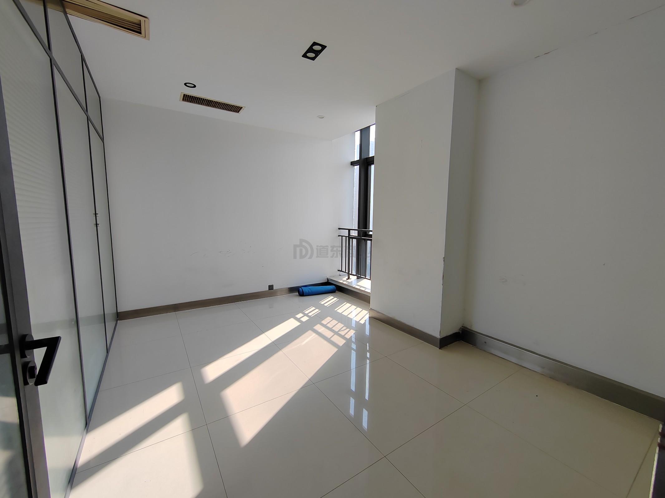 金源国际面积955平