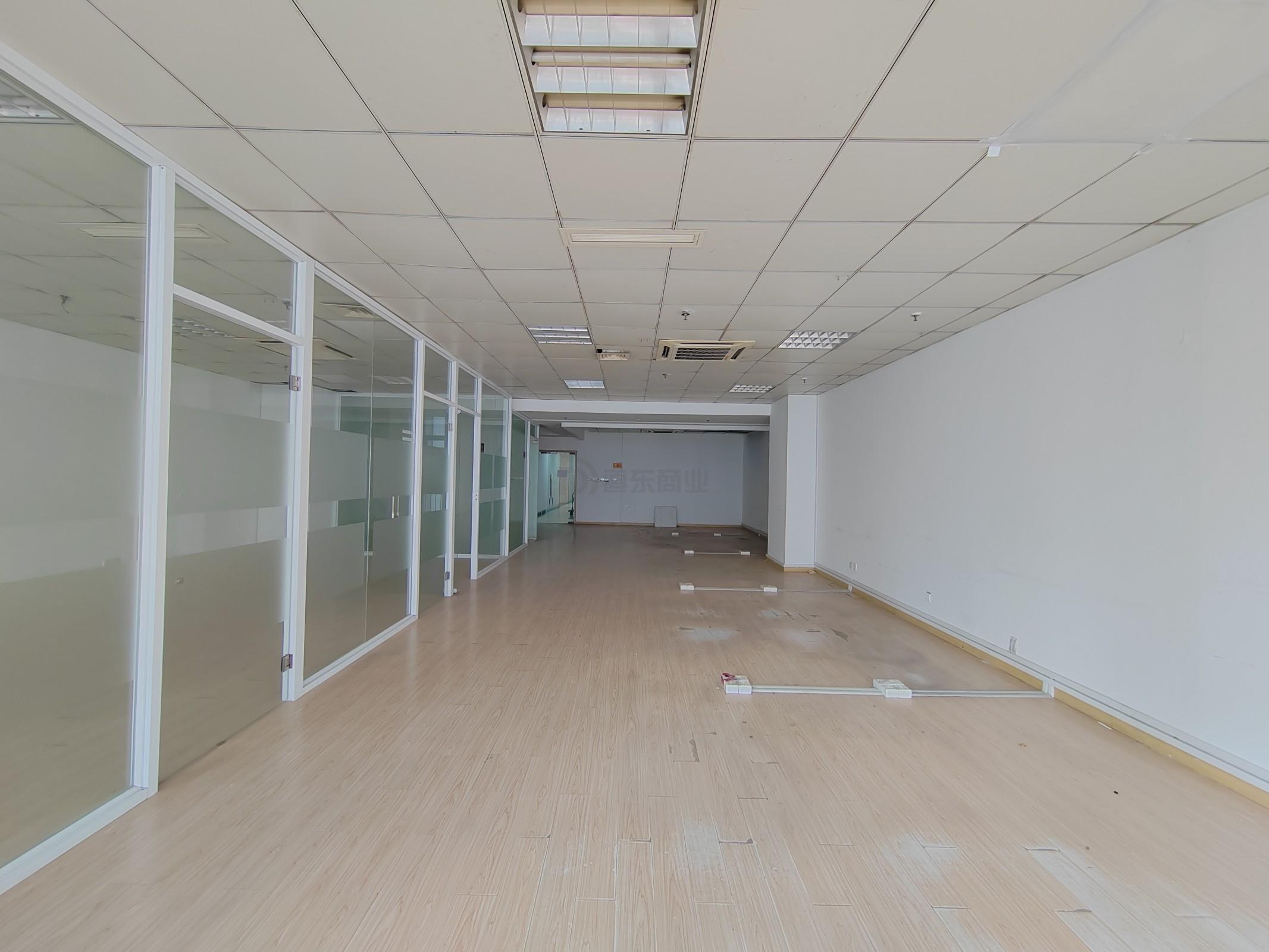 金源国际面积220平