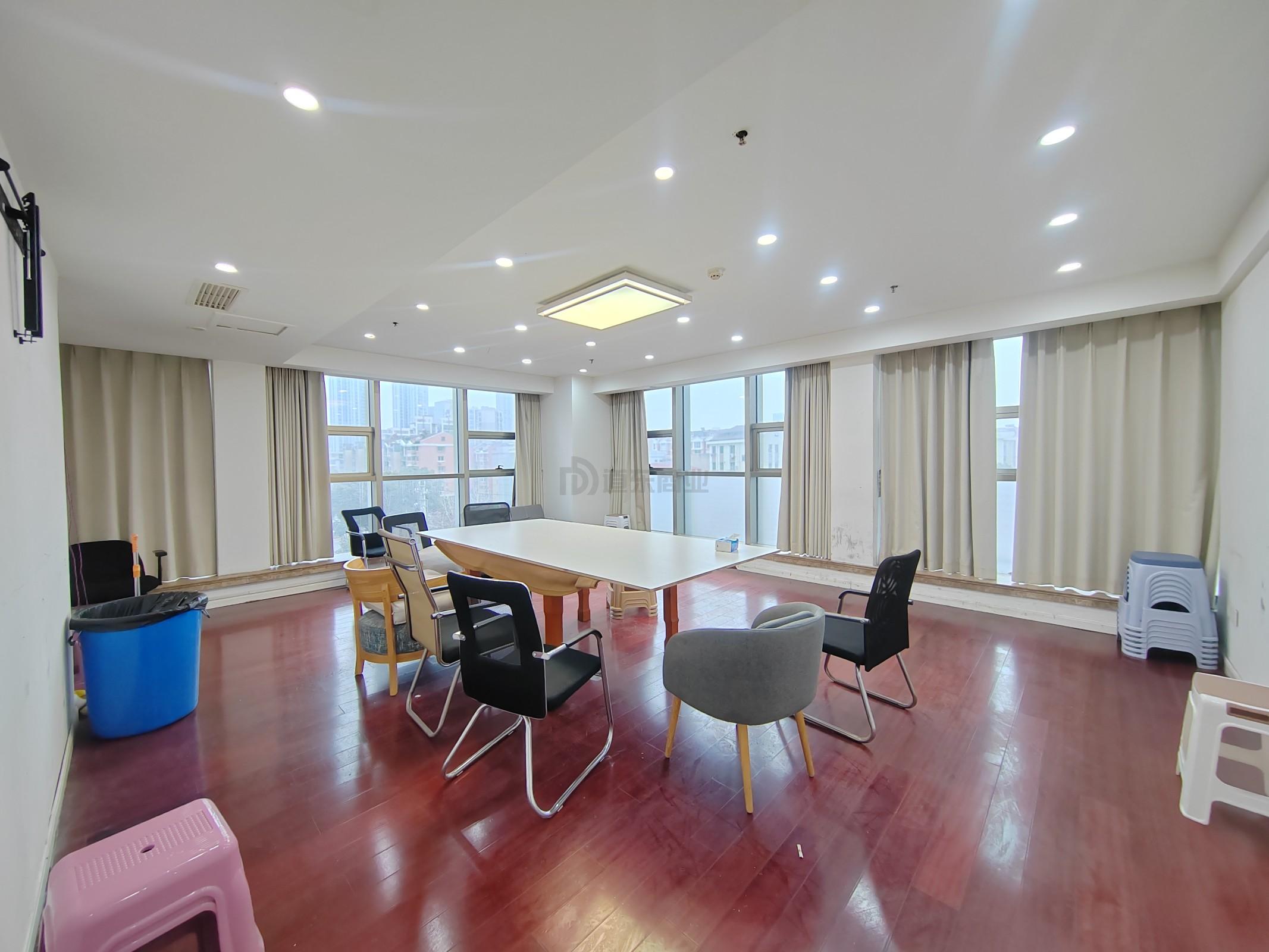 时代国际面积150平