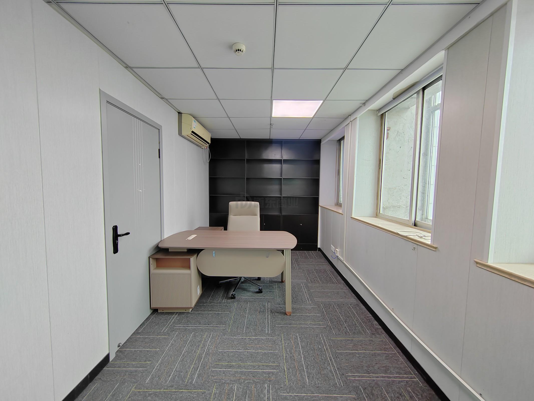 时代中心大厦面积65平