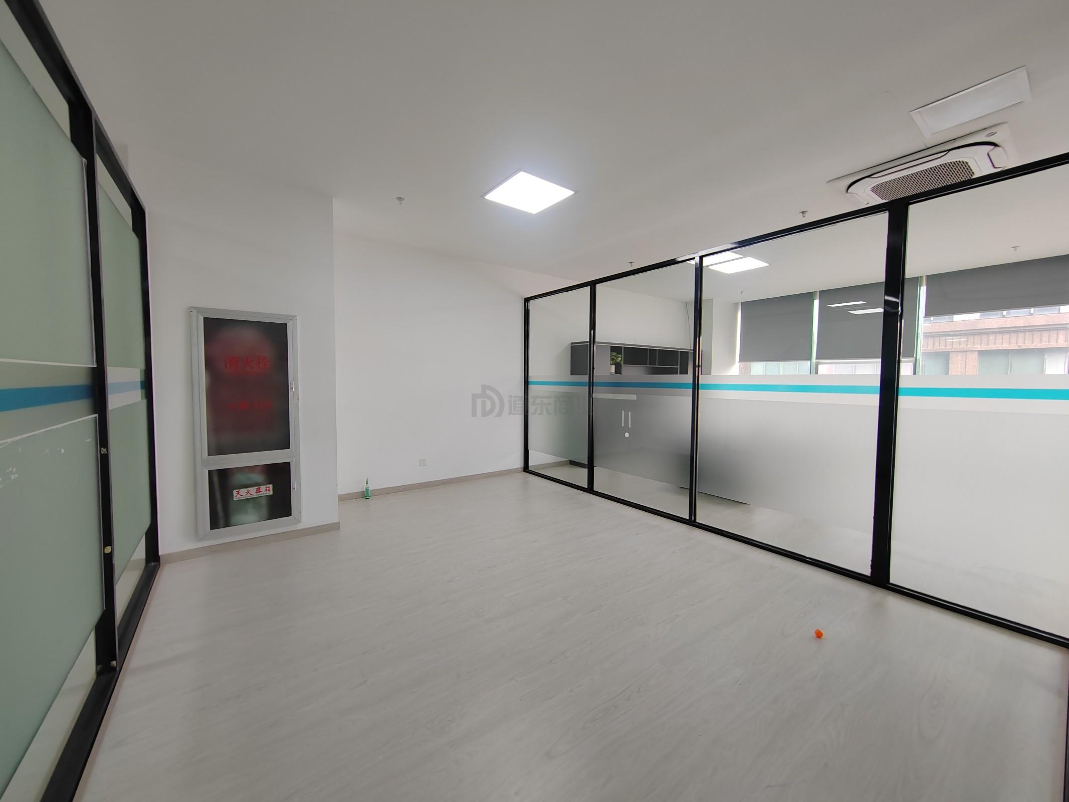 时代国际面积180平