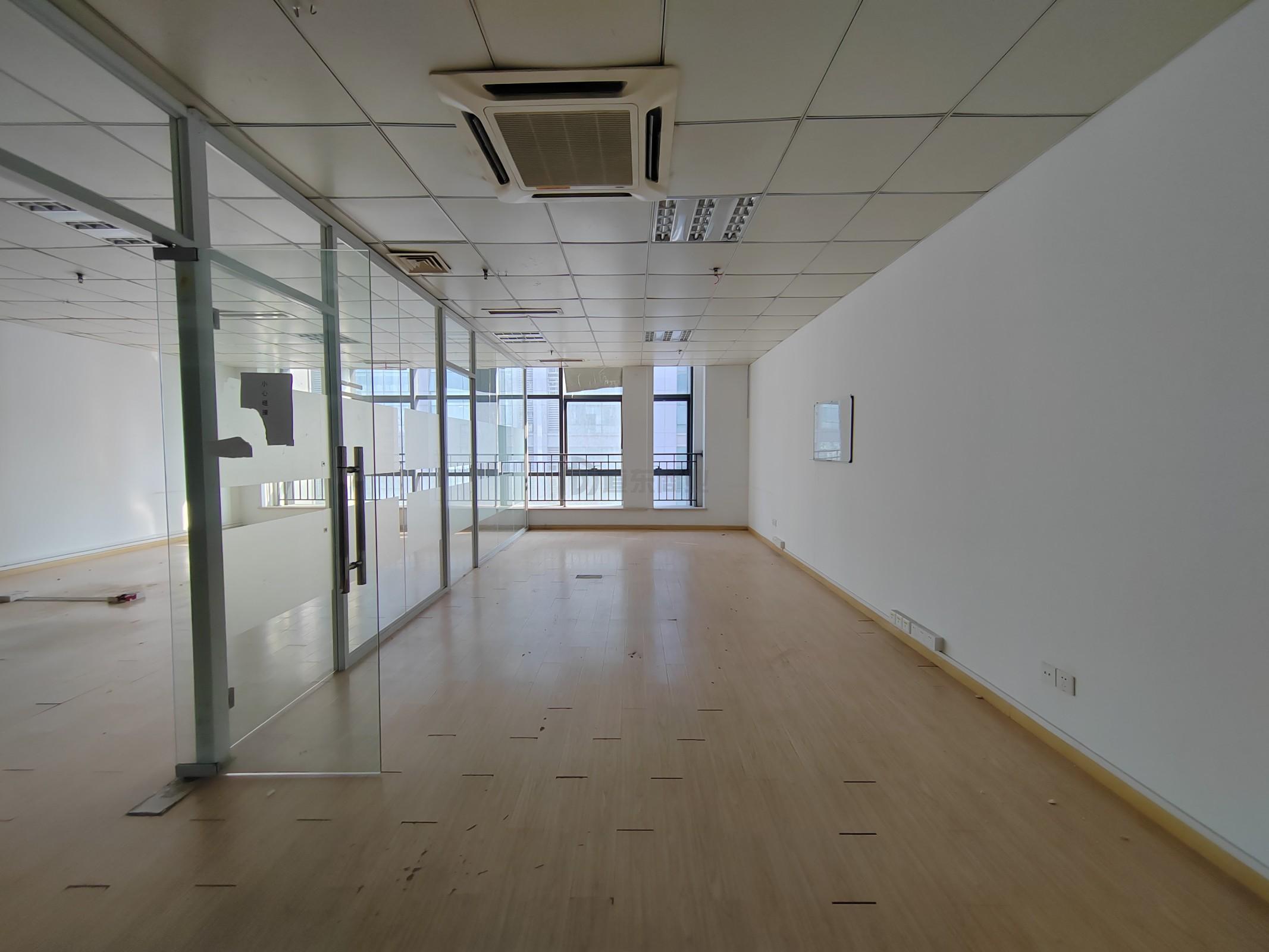 金源国际面积220平