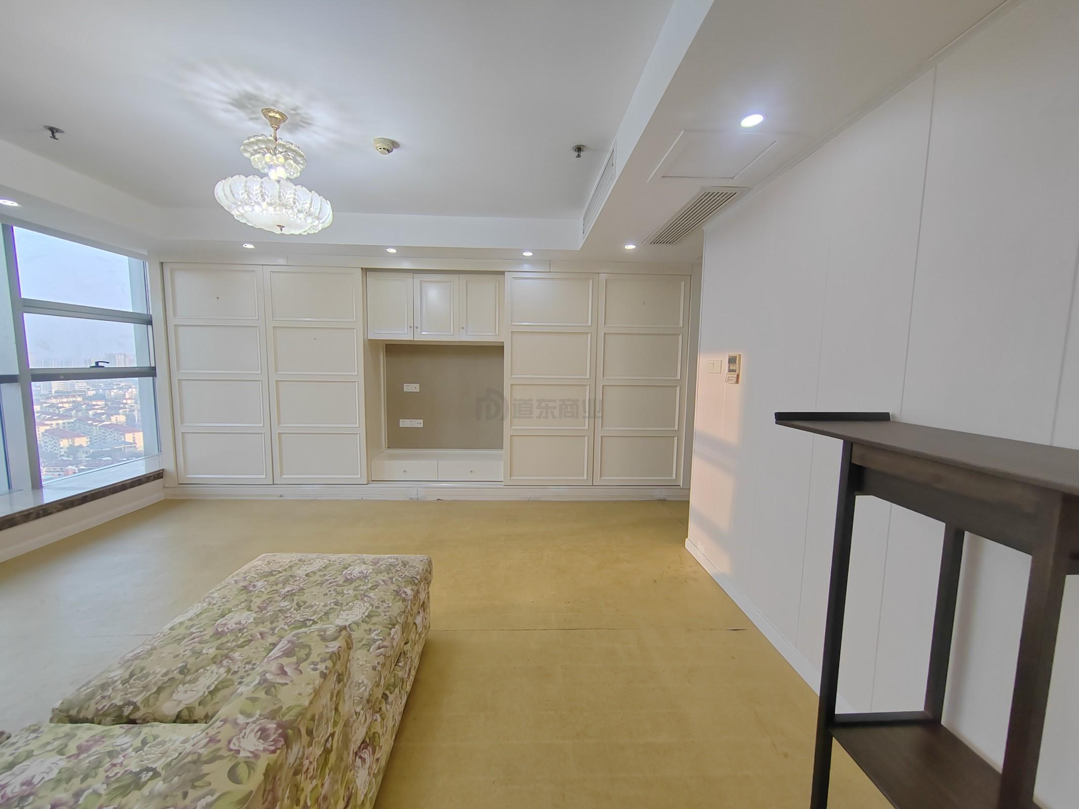 时代国际面积75平