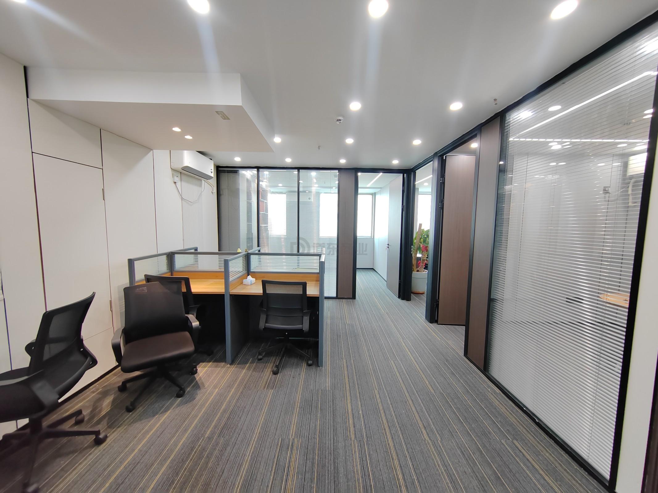 时代中心大厦面积120平