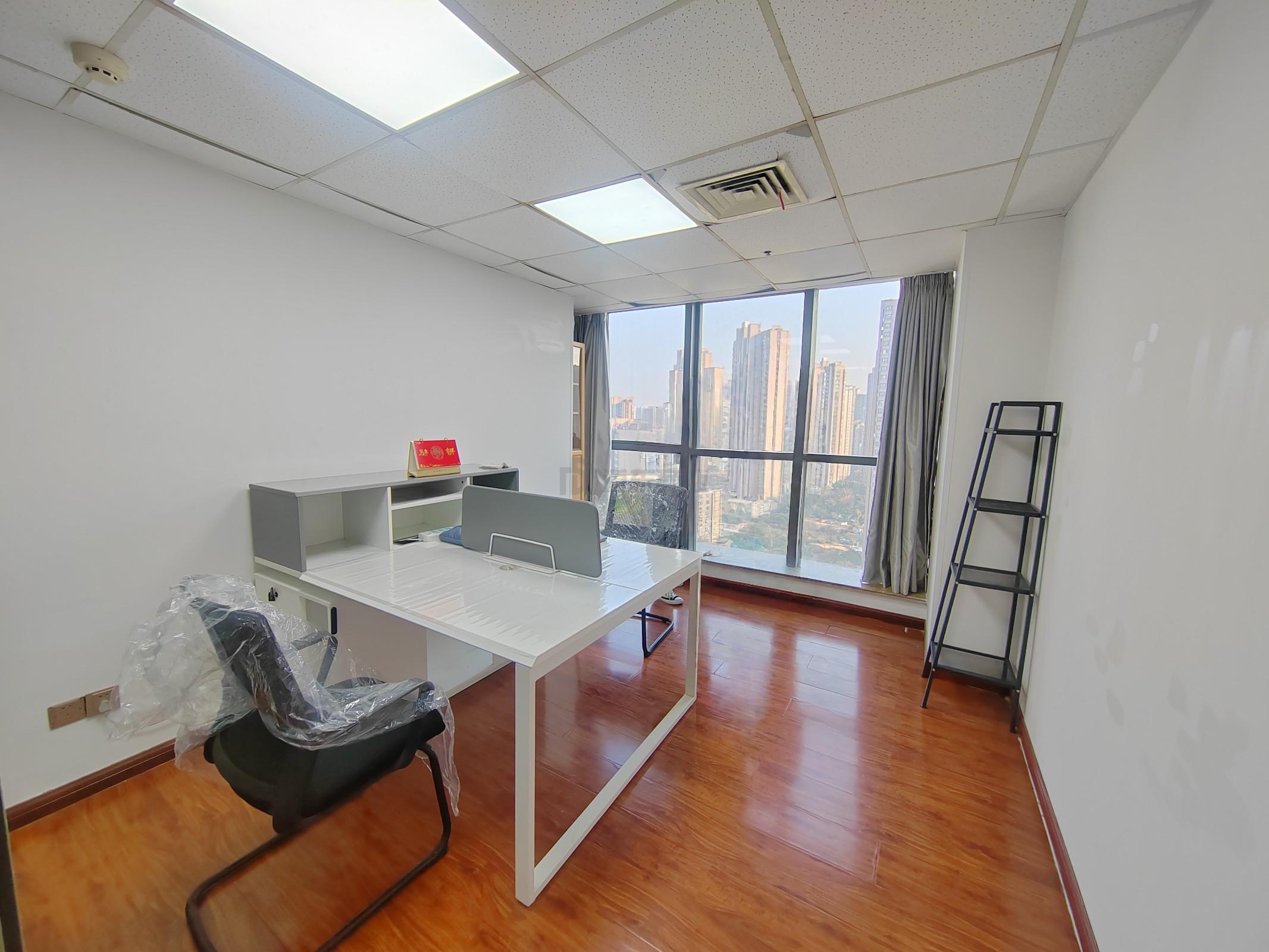 新区哥伦布广场面积37平