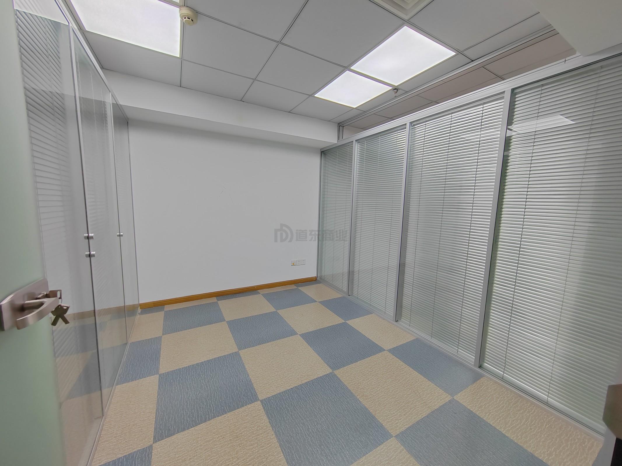 大东方广场面积182平