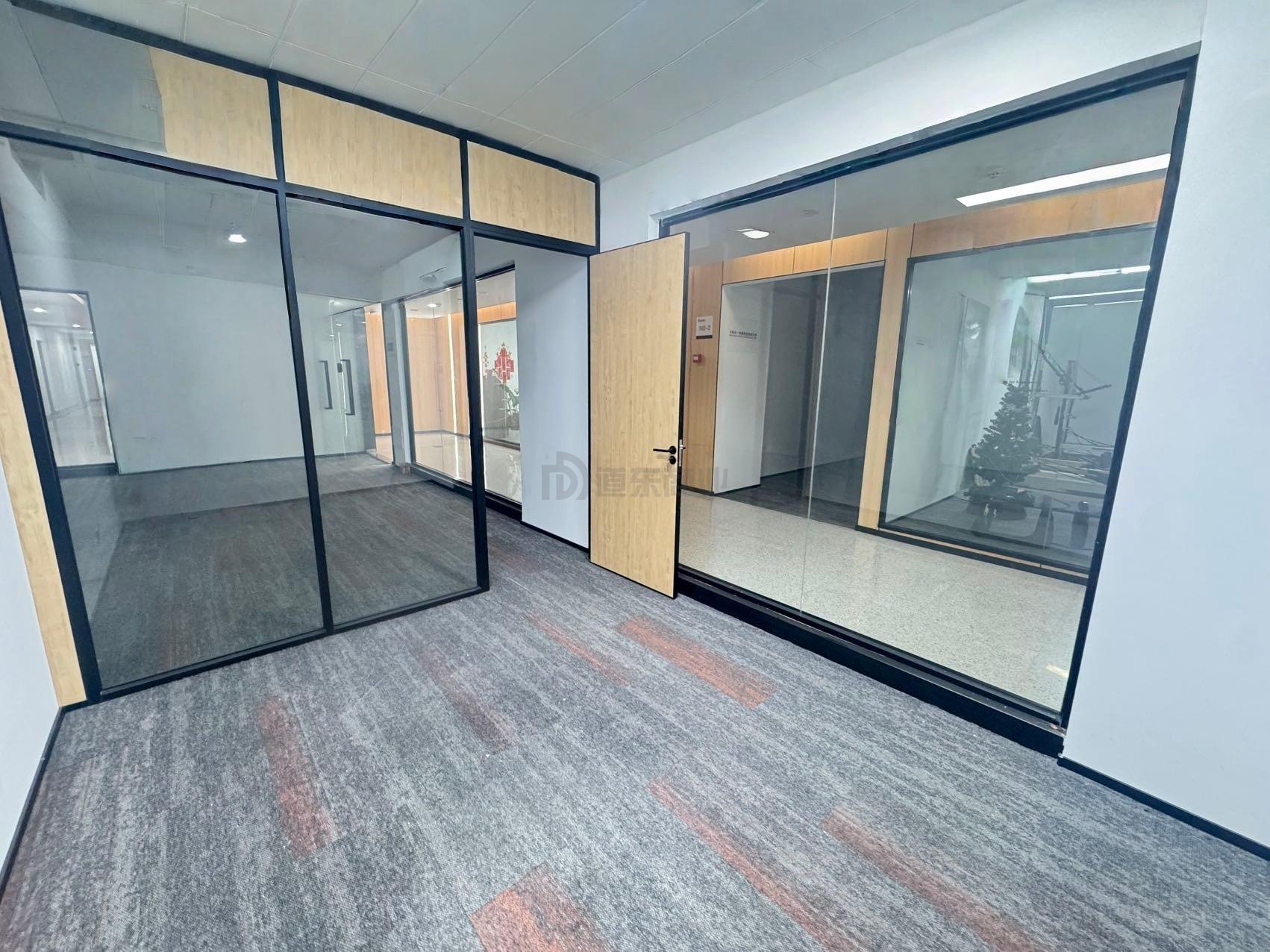 国家传感信息中心面积124平