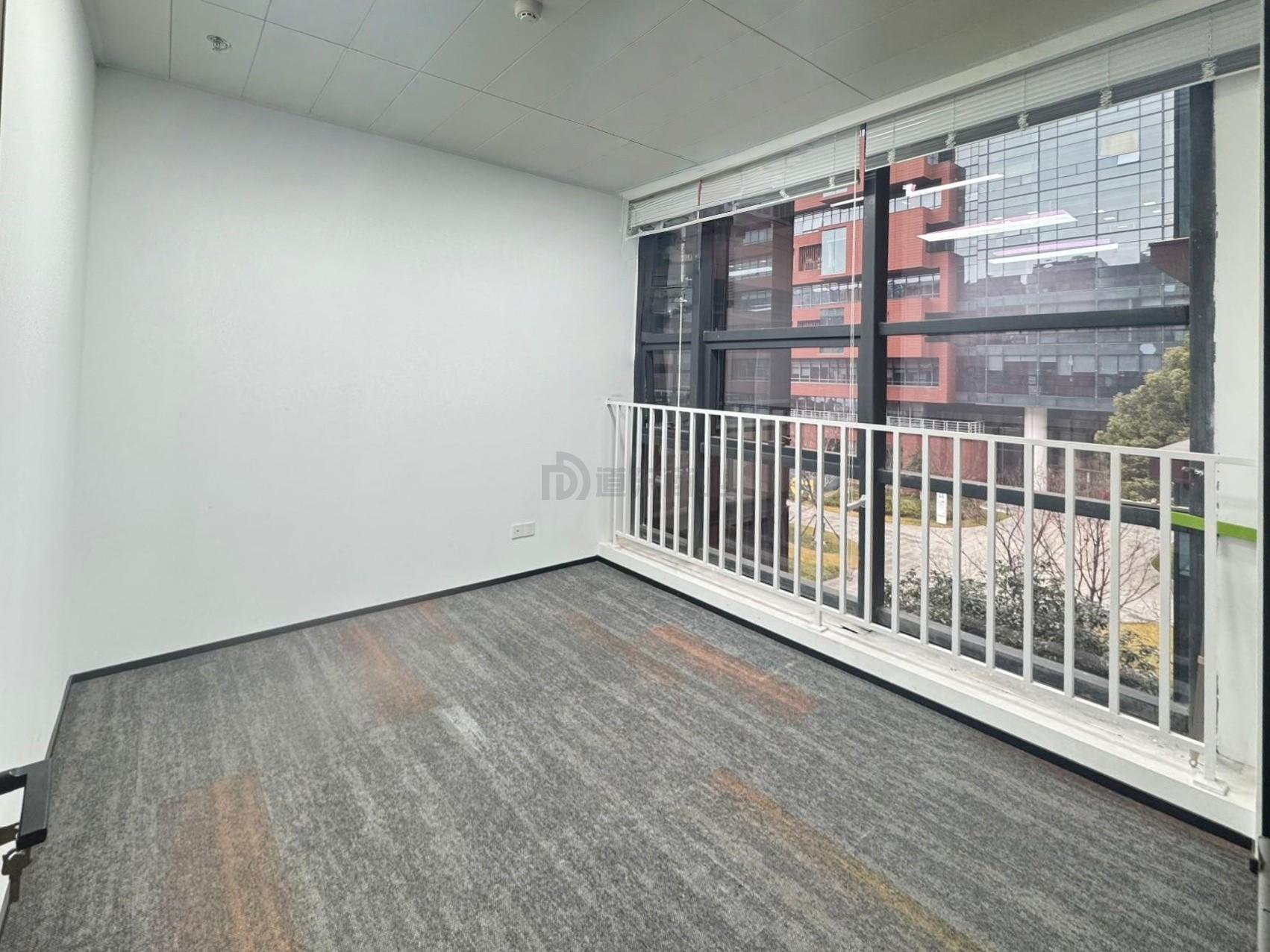 国家传感信息中心面积124平