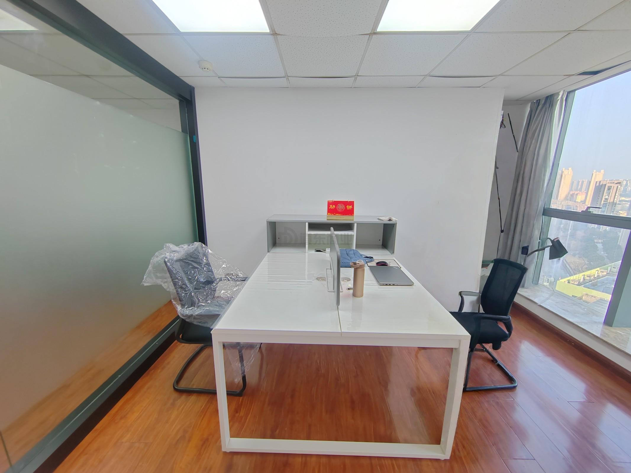 新区哥伦布广场面积37平