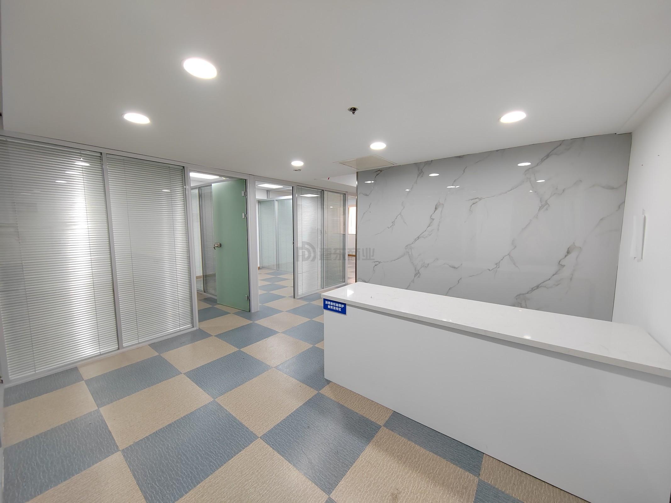 大东方广场面积182平