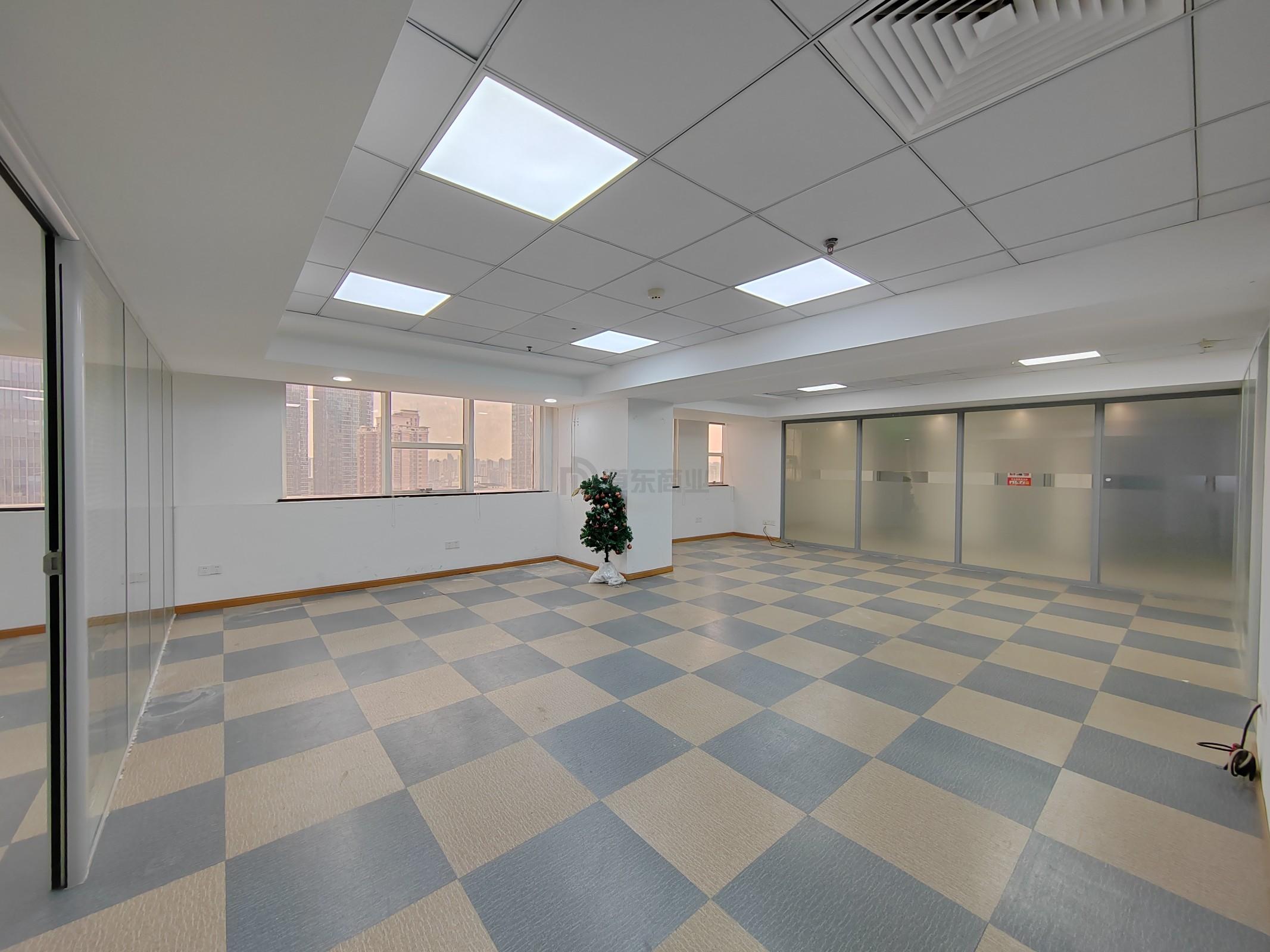 大东方广场面积182平