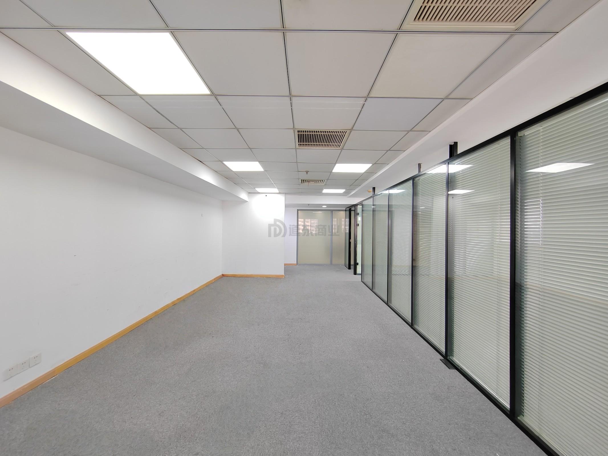 大东方广场面积127平