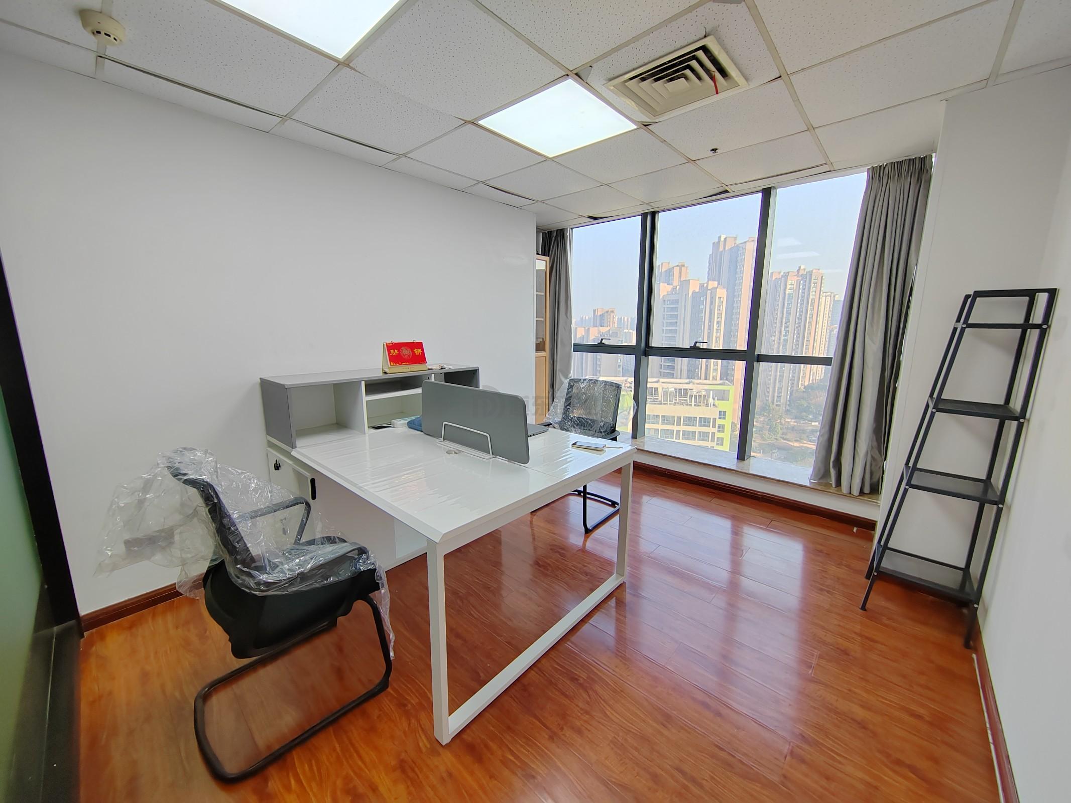 新区哥伦布广场面积37平