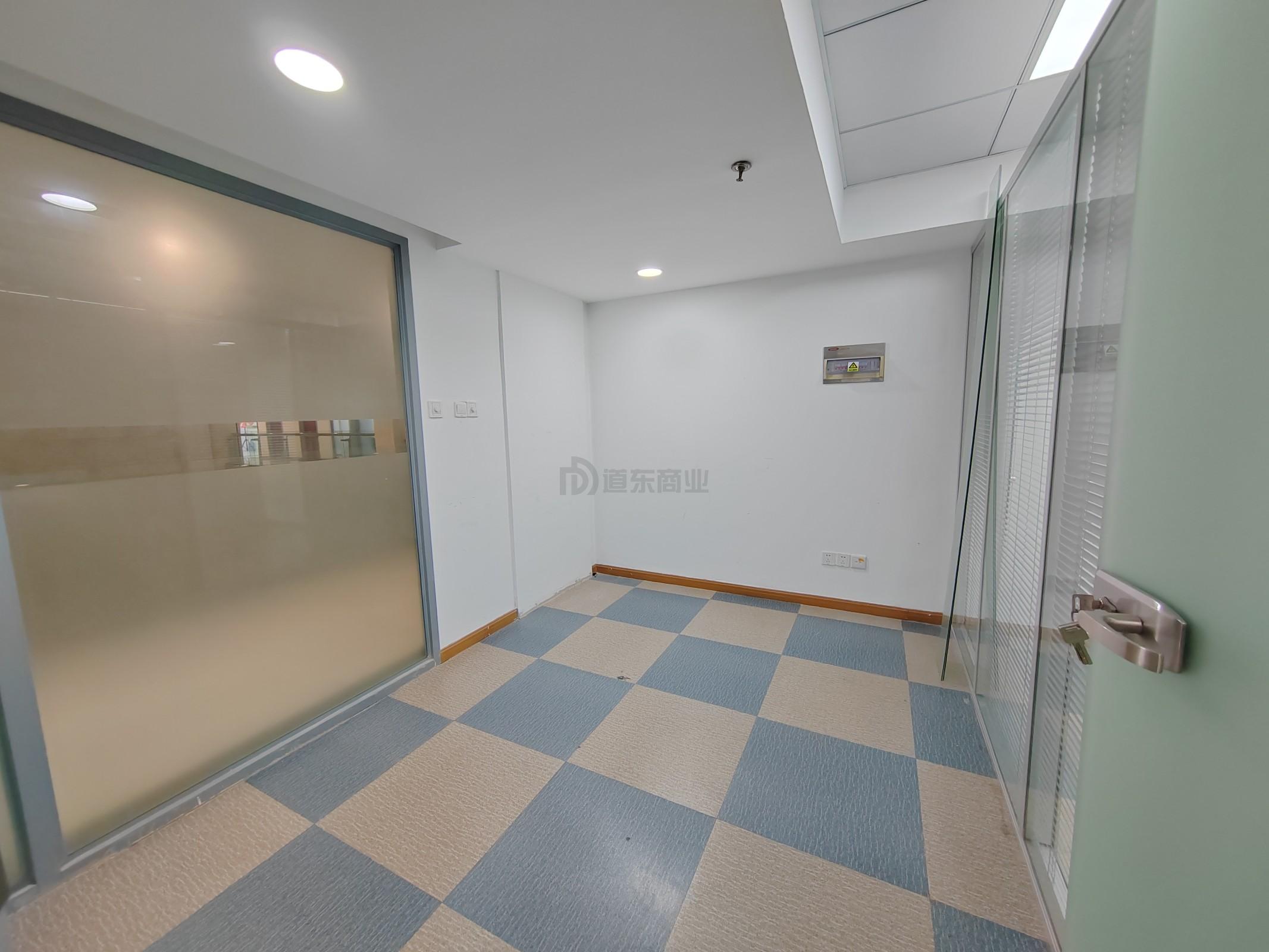 大东方广场面积182平