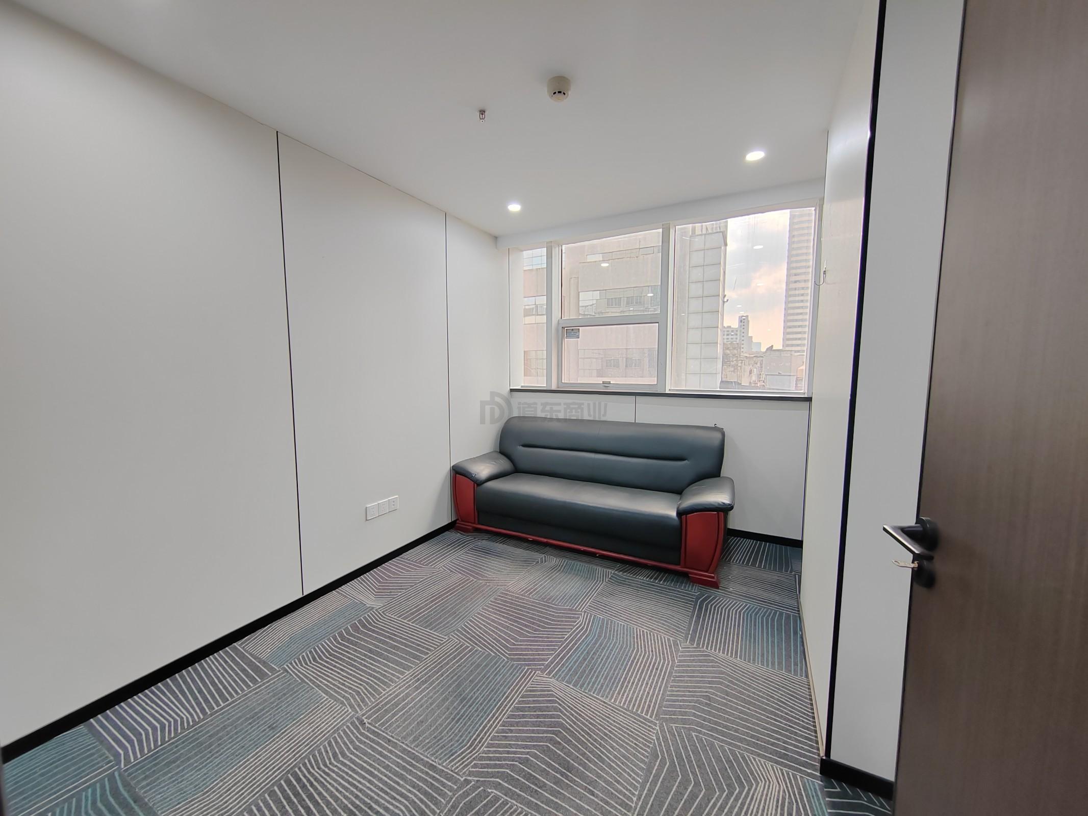 大东方广场面积270平