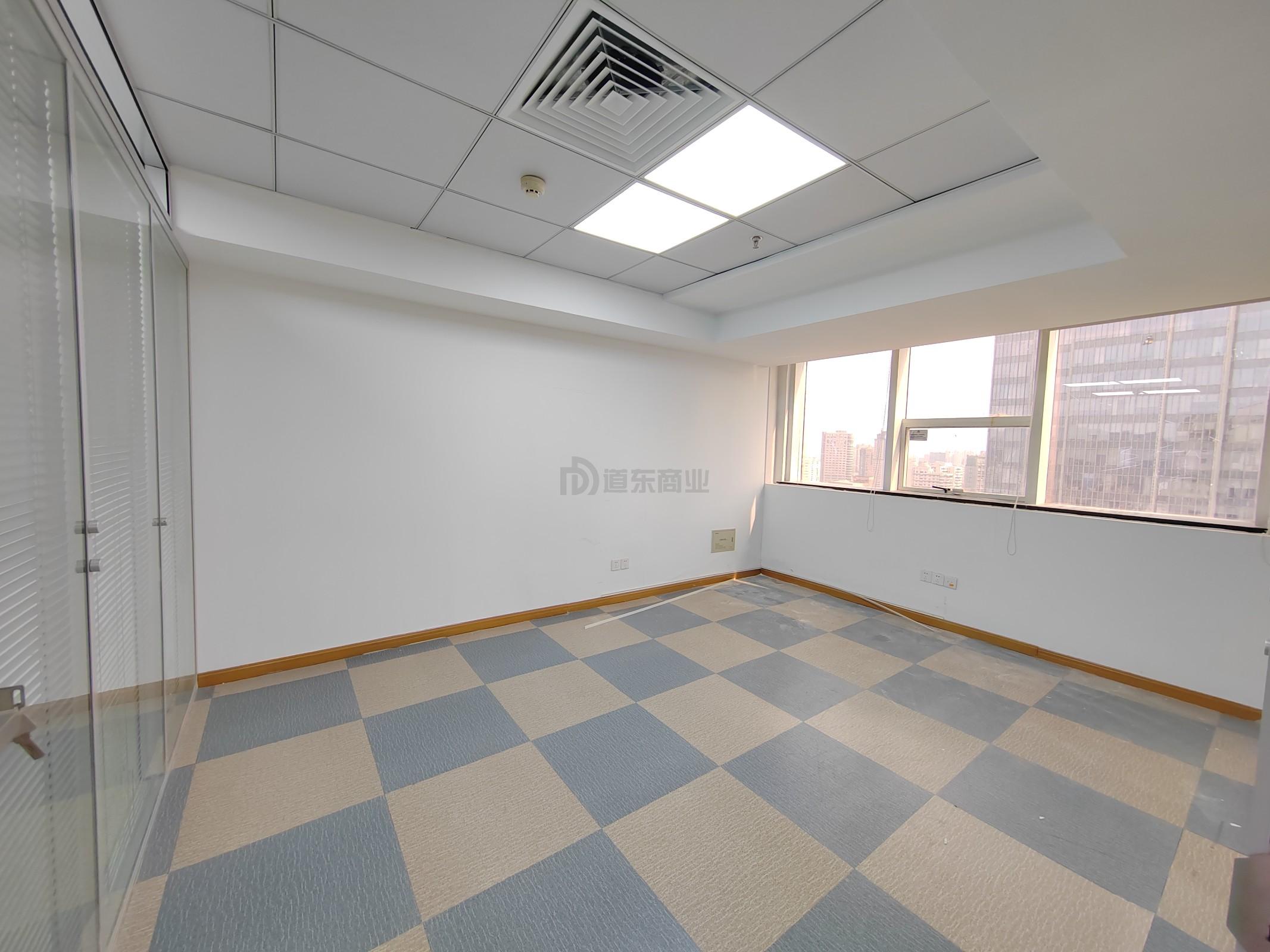 大东方广场面积182平