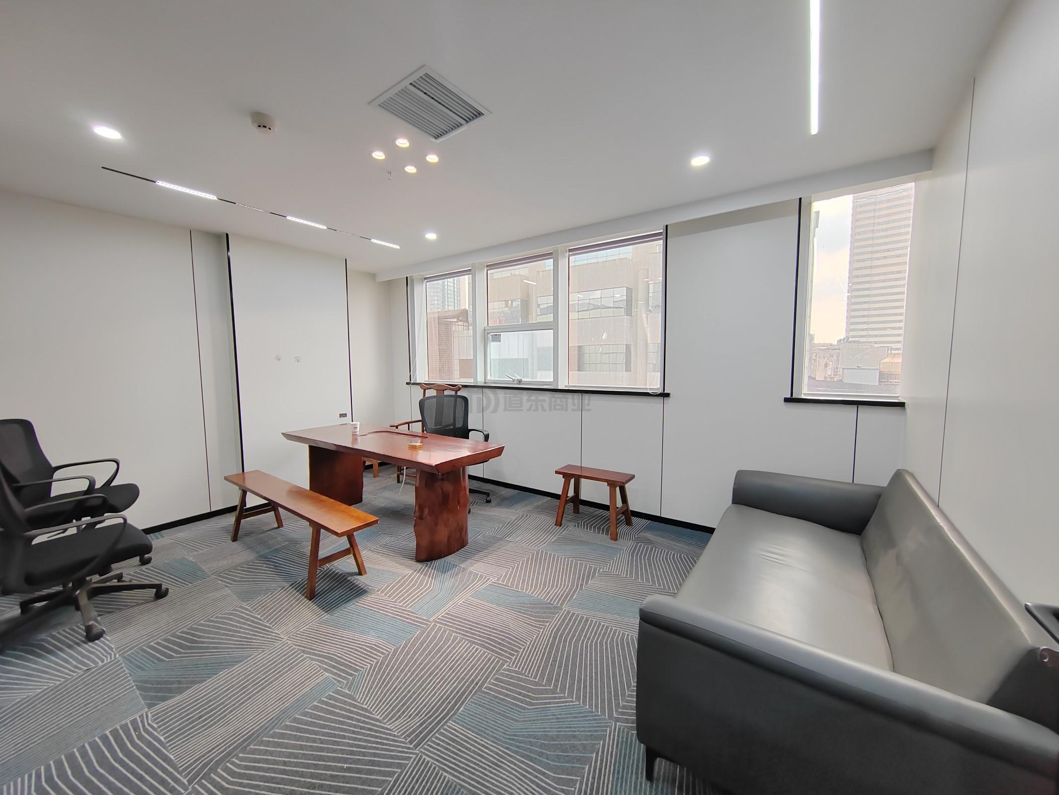 大东方广场面积270平