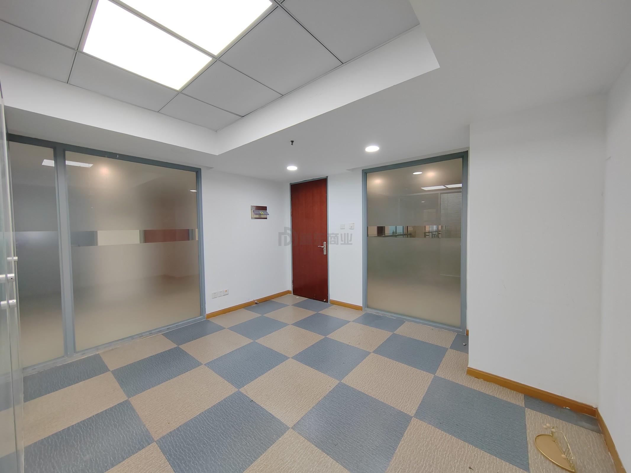 大东方广场面积182平