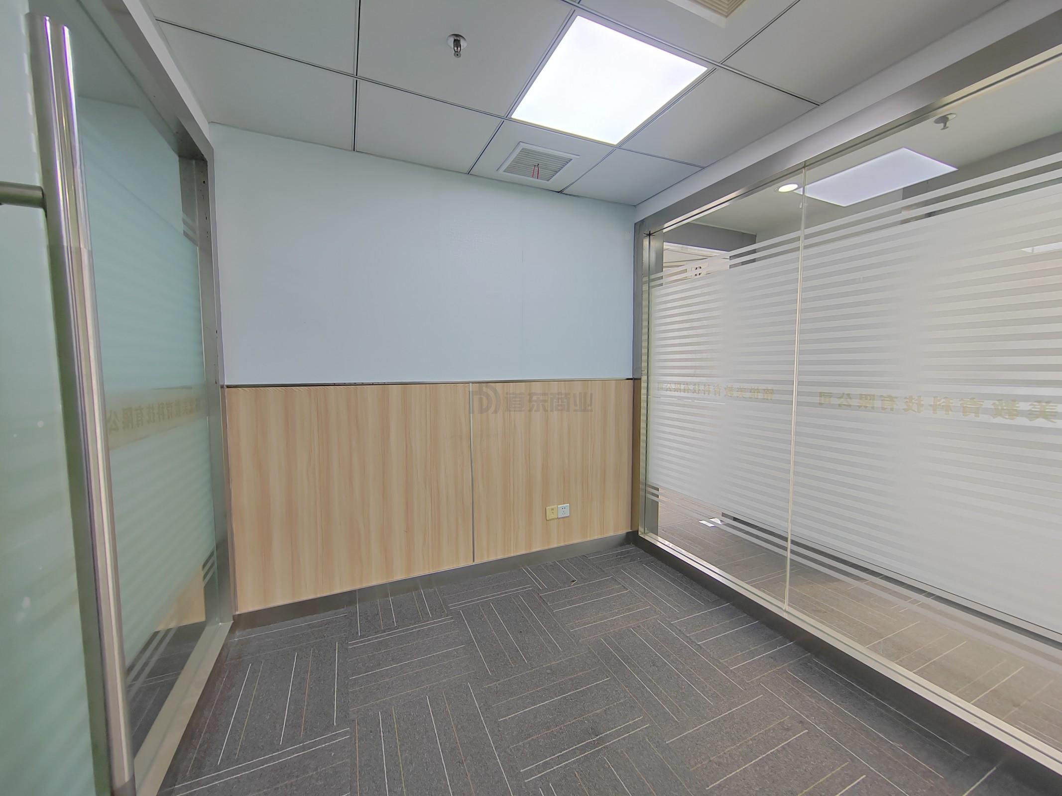 财富大厦面积276平