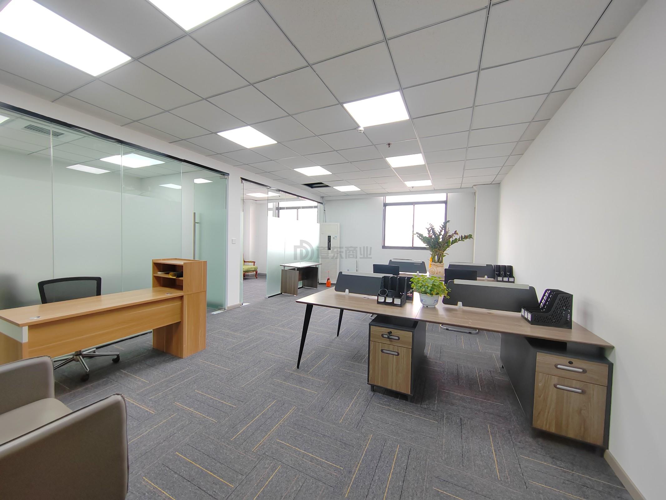 新鼎球大厦106平米办公室出租