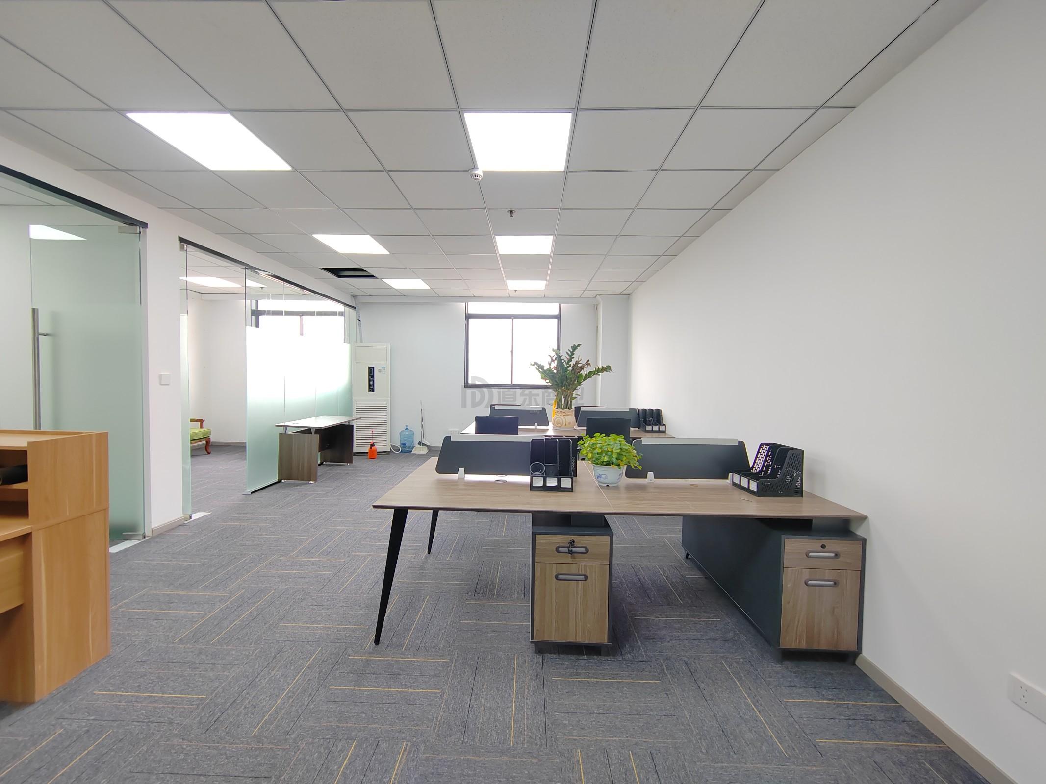 新鼎球大厦面积106平