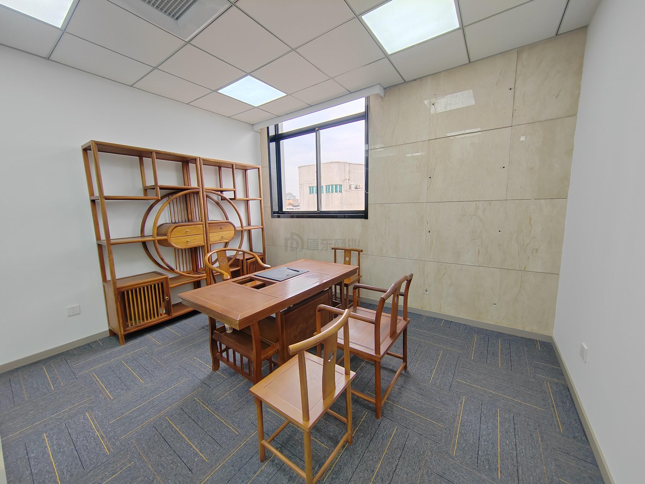 新鼎球大厦168平米办公室出租