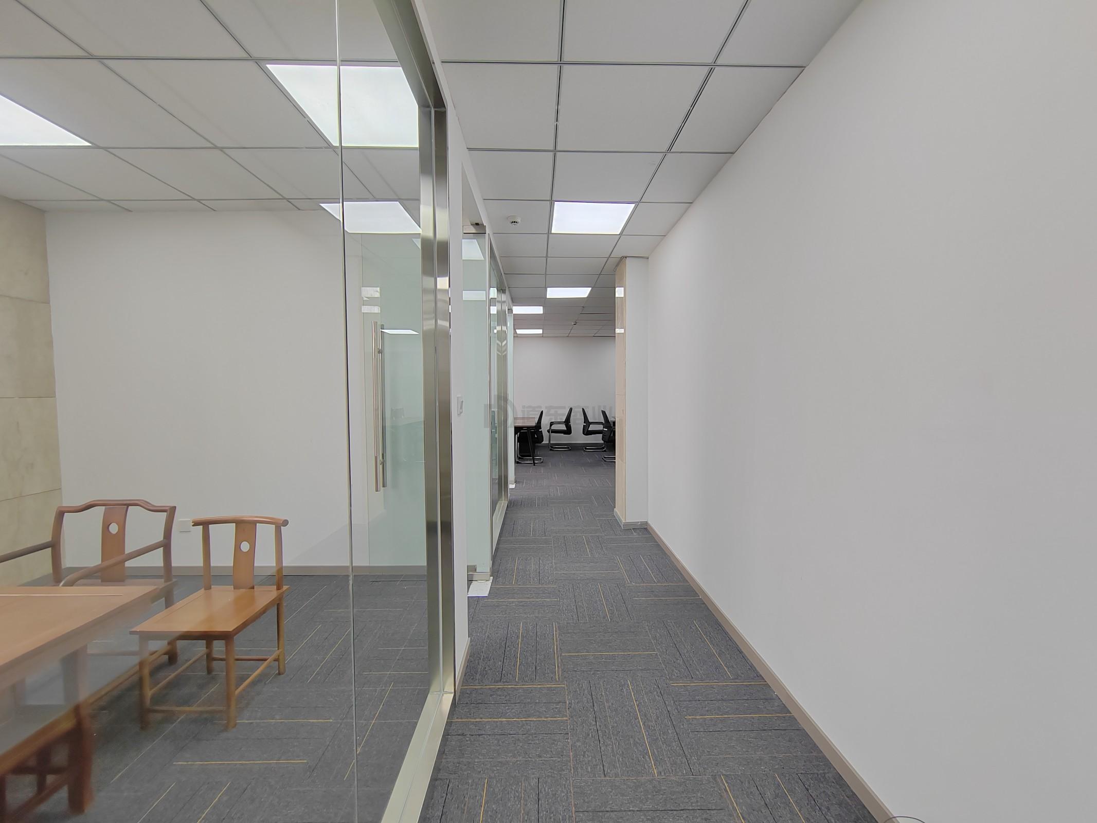 新鼎球大厦面积168平