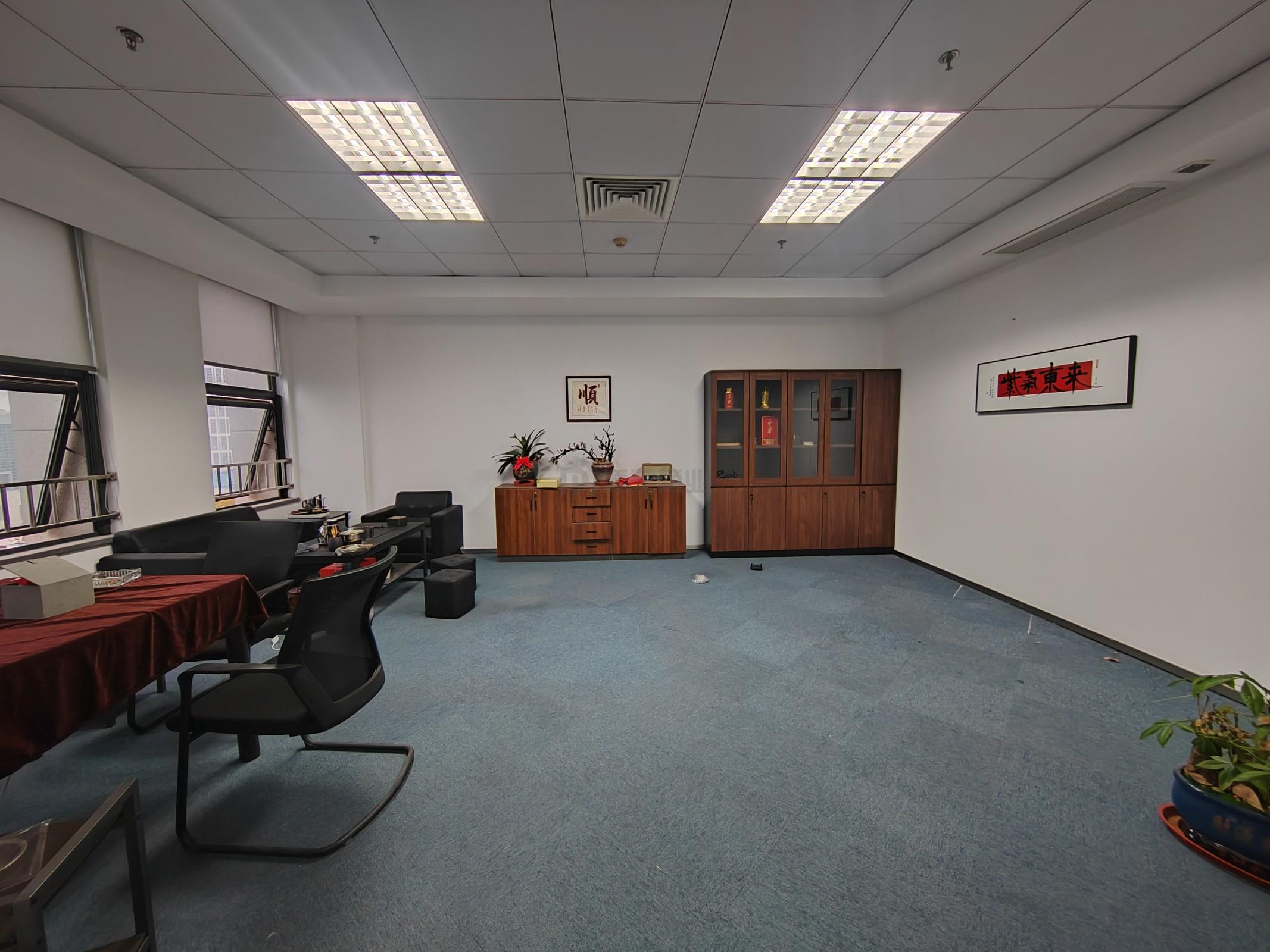 科闻大厦面积135平