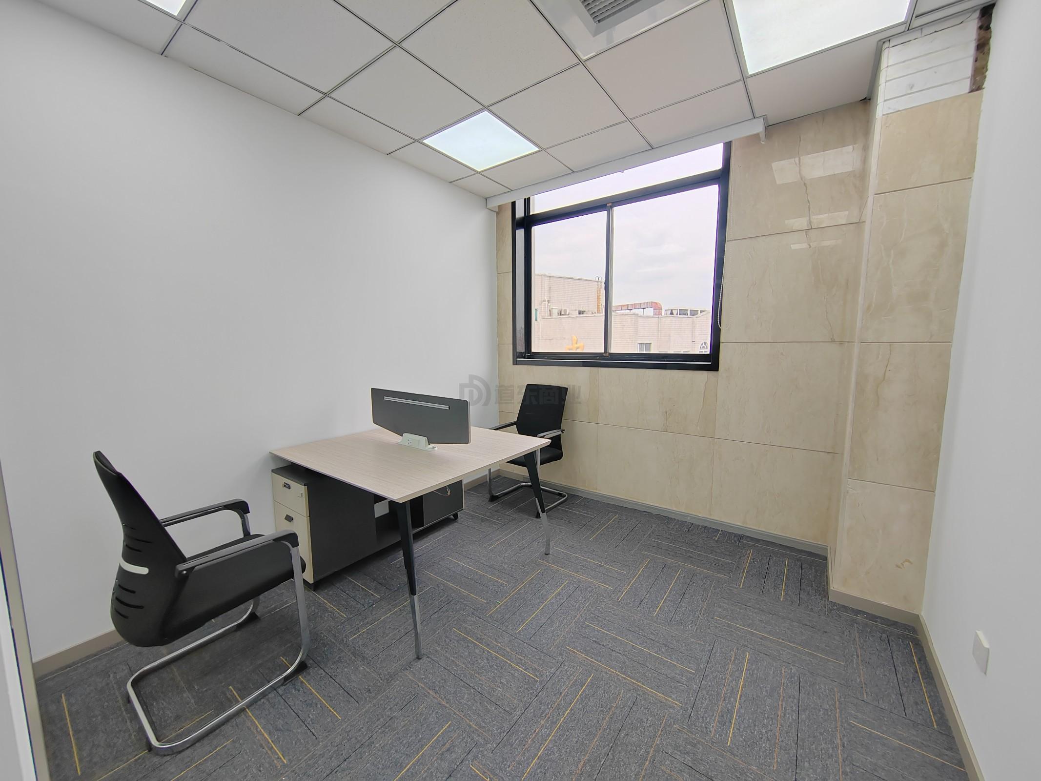 新鼎球大厦面积168平