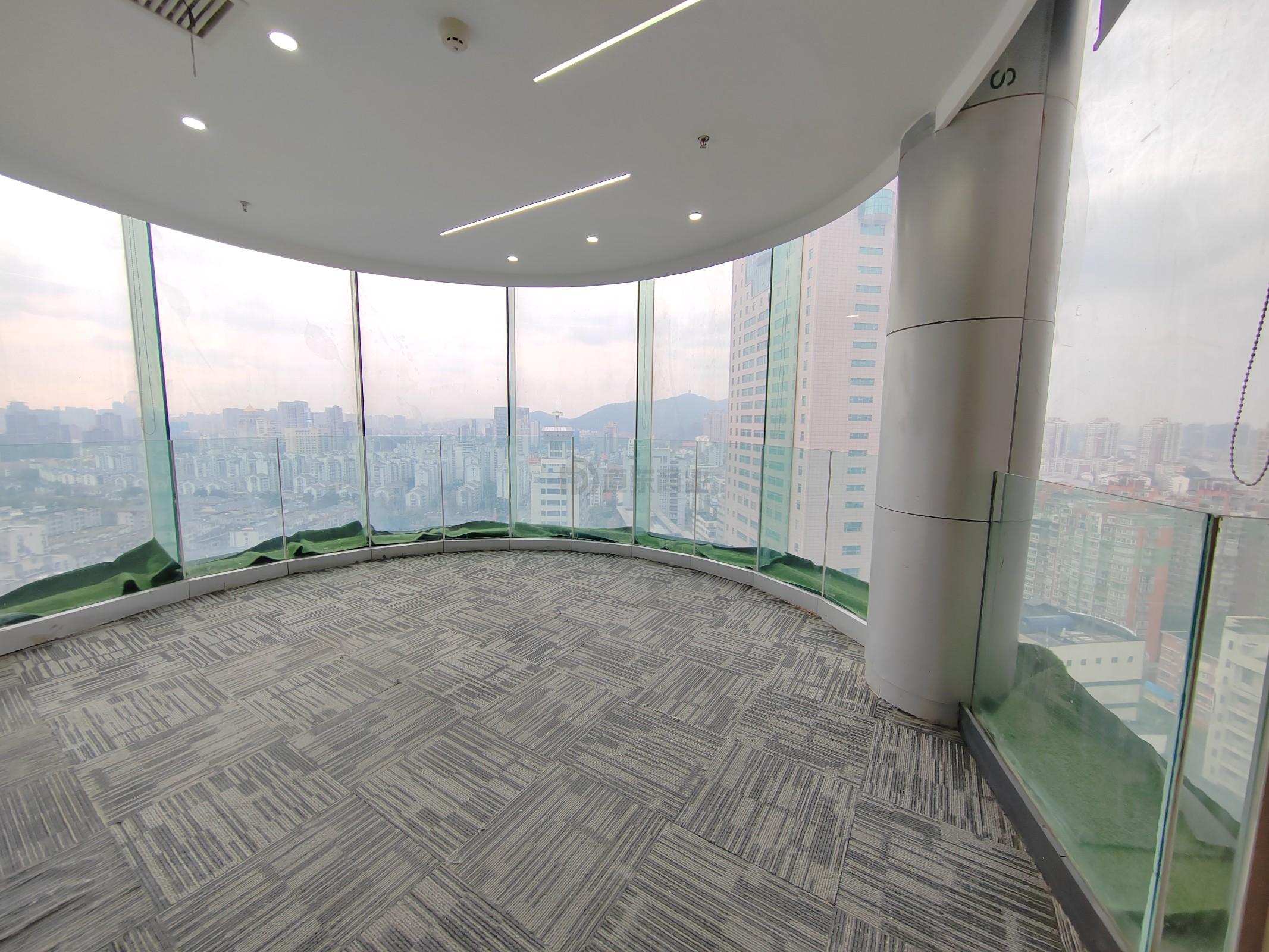 财富大厦面积148平