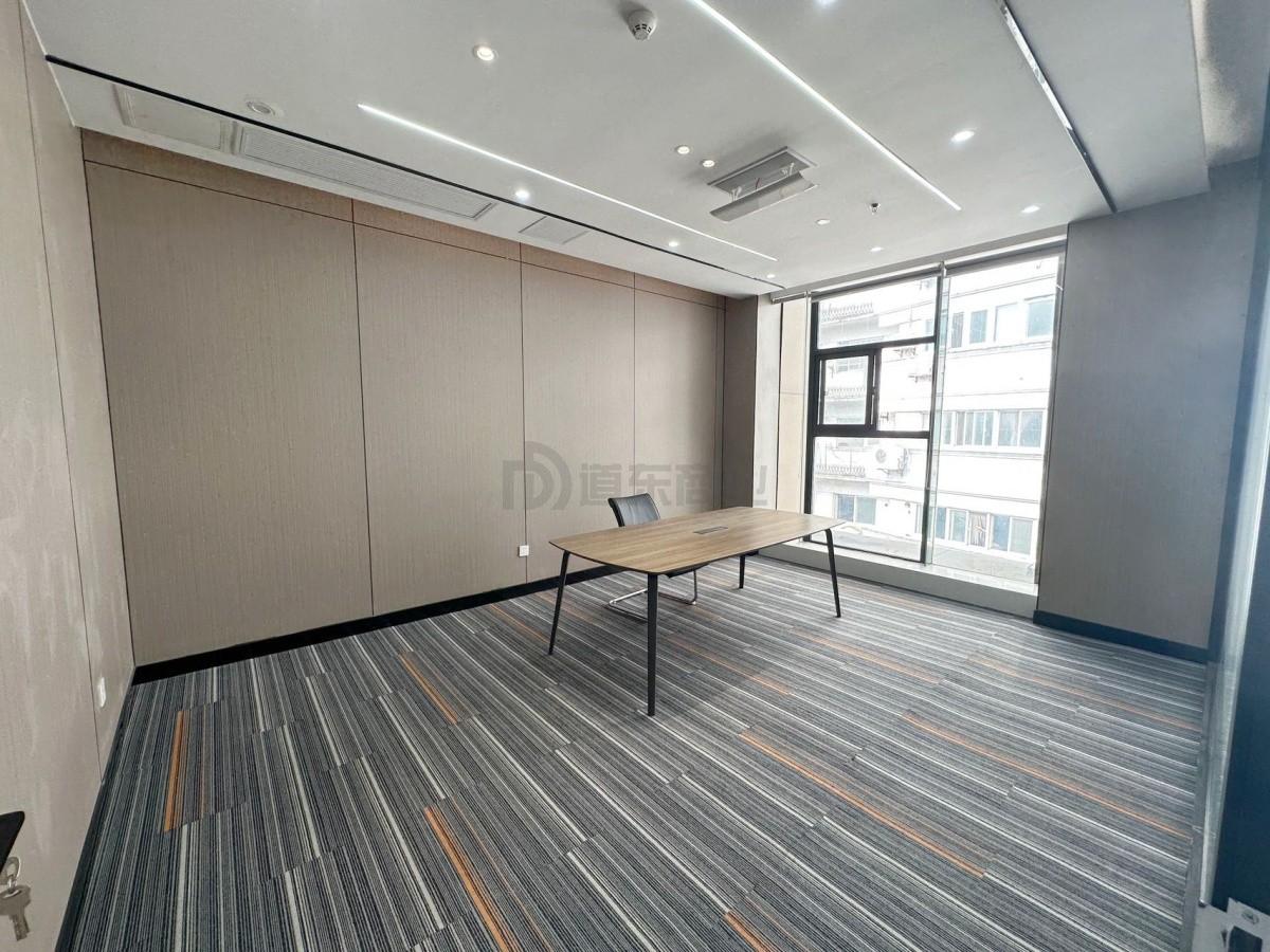 新中润大厦面积285平