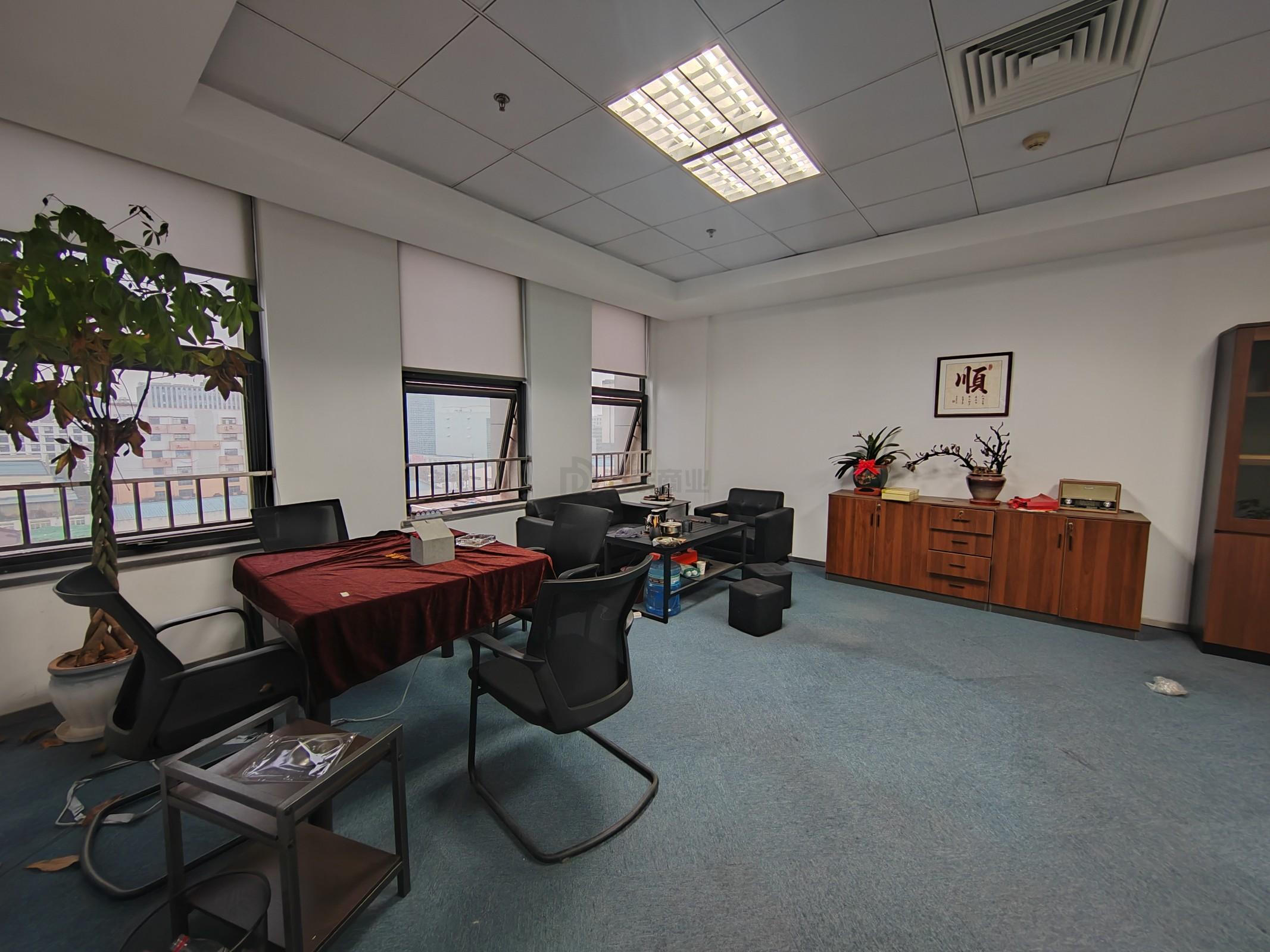 科闻大厦面积135平