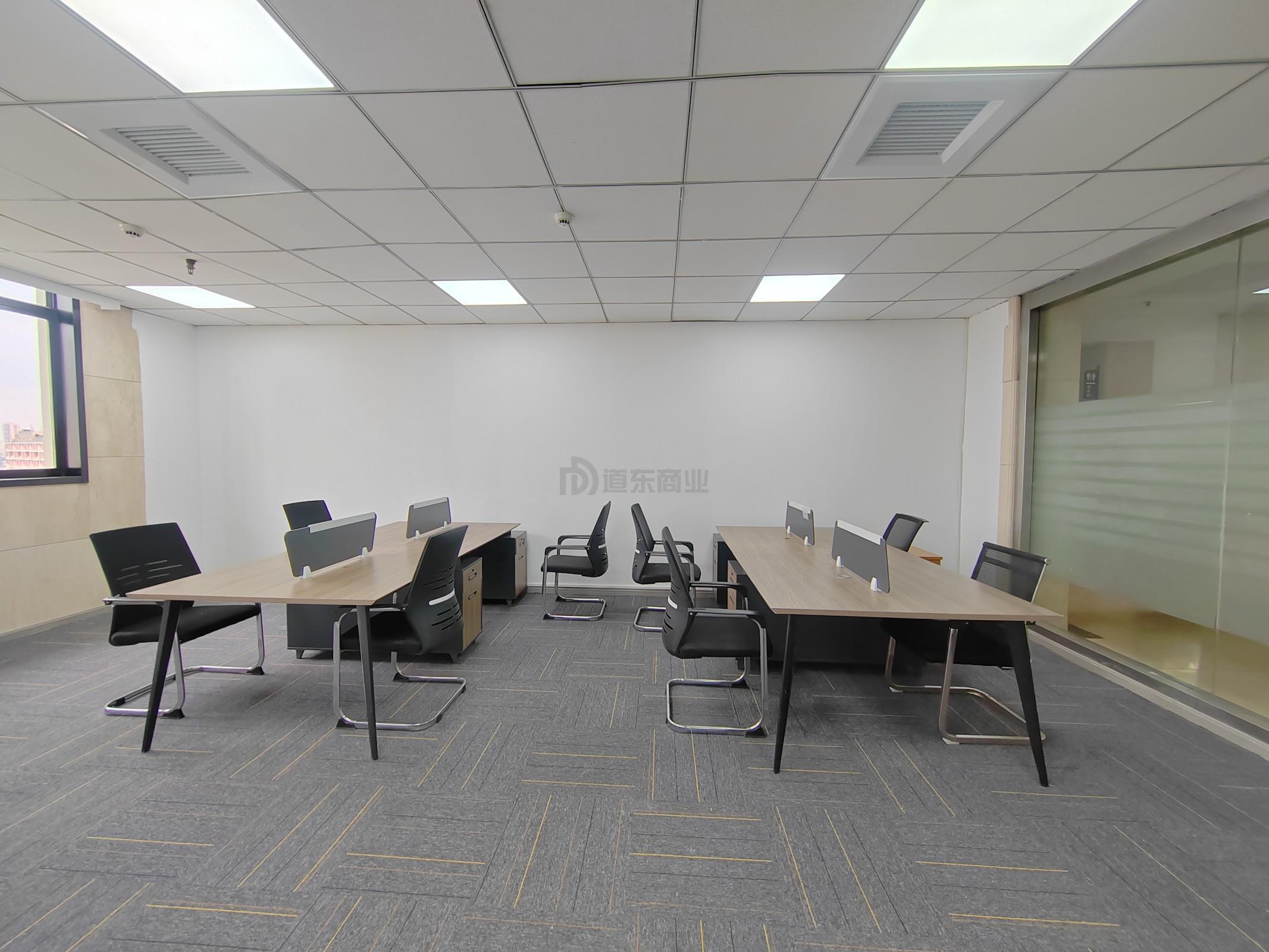 新鼎球大厦面积168平