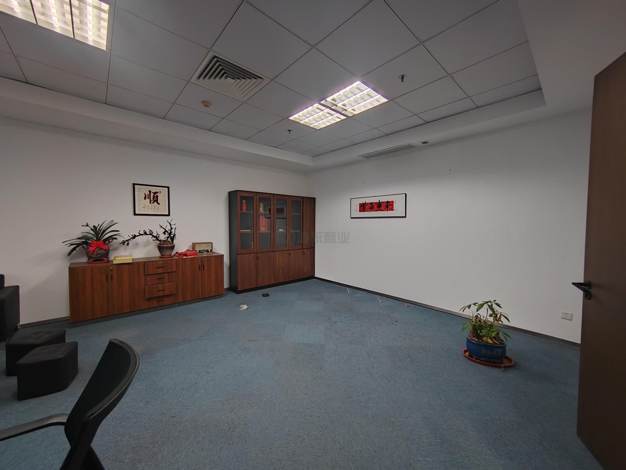 科闻大厦面积135平