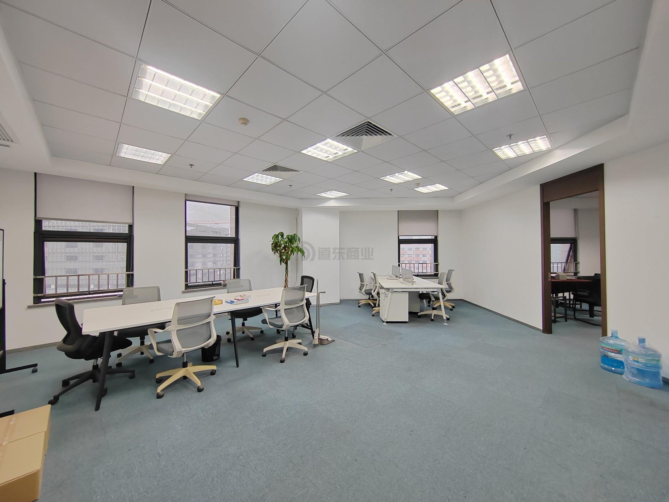 科闻大厦135平米办公室出租