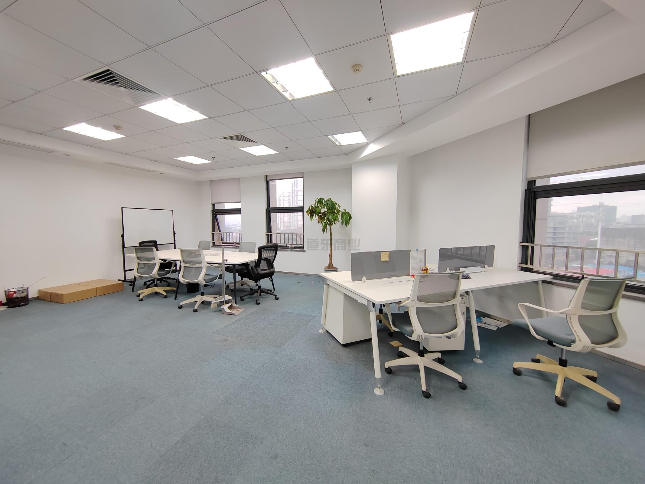 科闻大厦面积135平