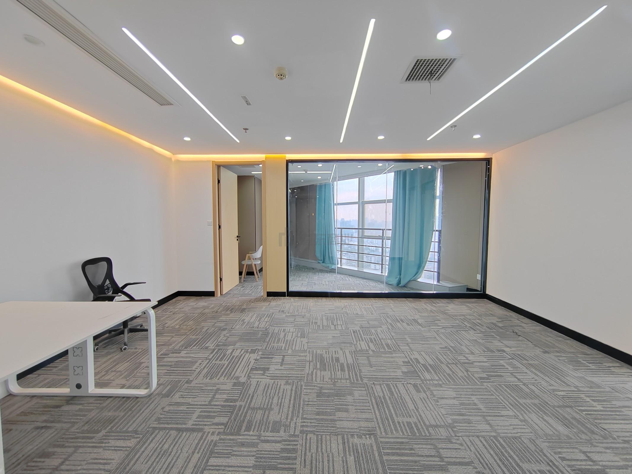 财富大厦面积148平